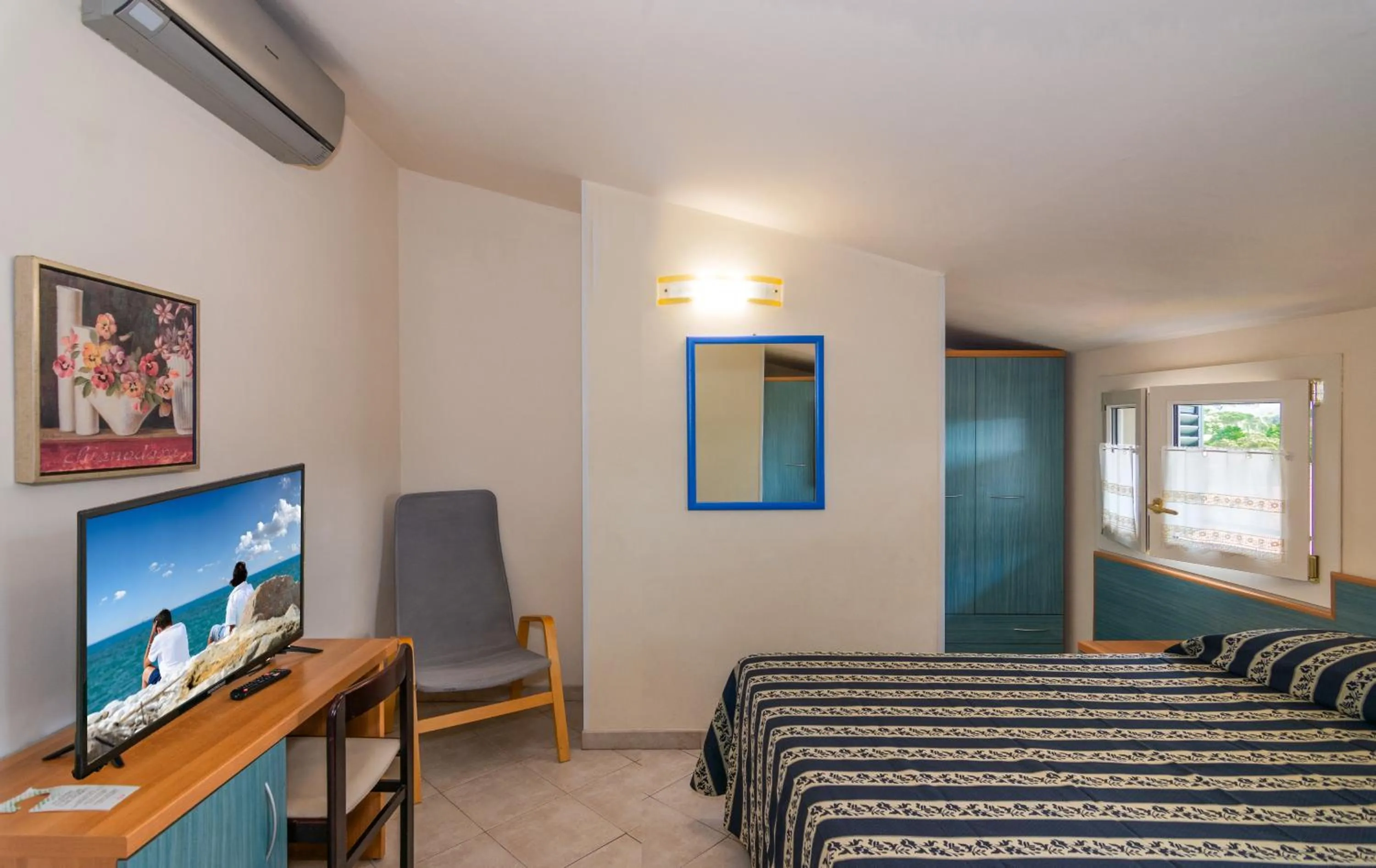 Photo of the whole room in Hotel Apuana