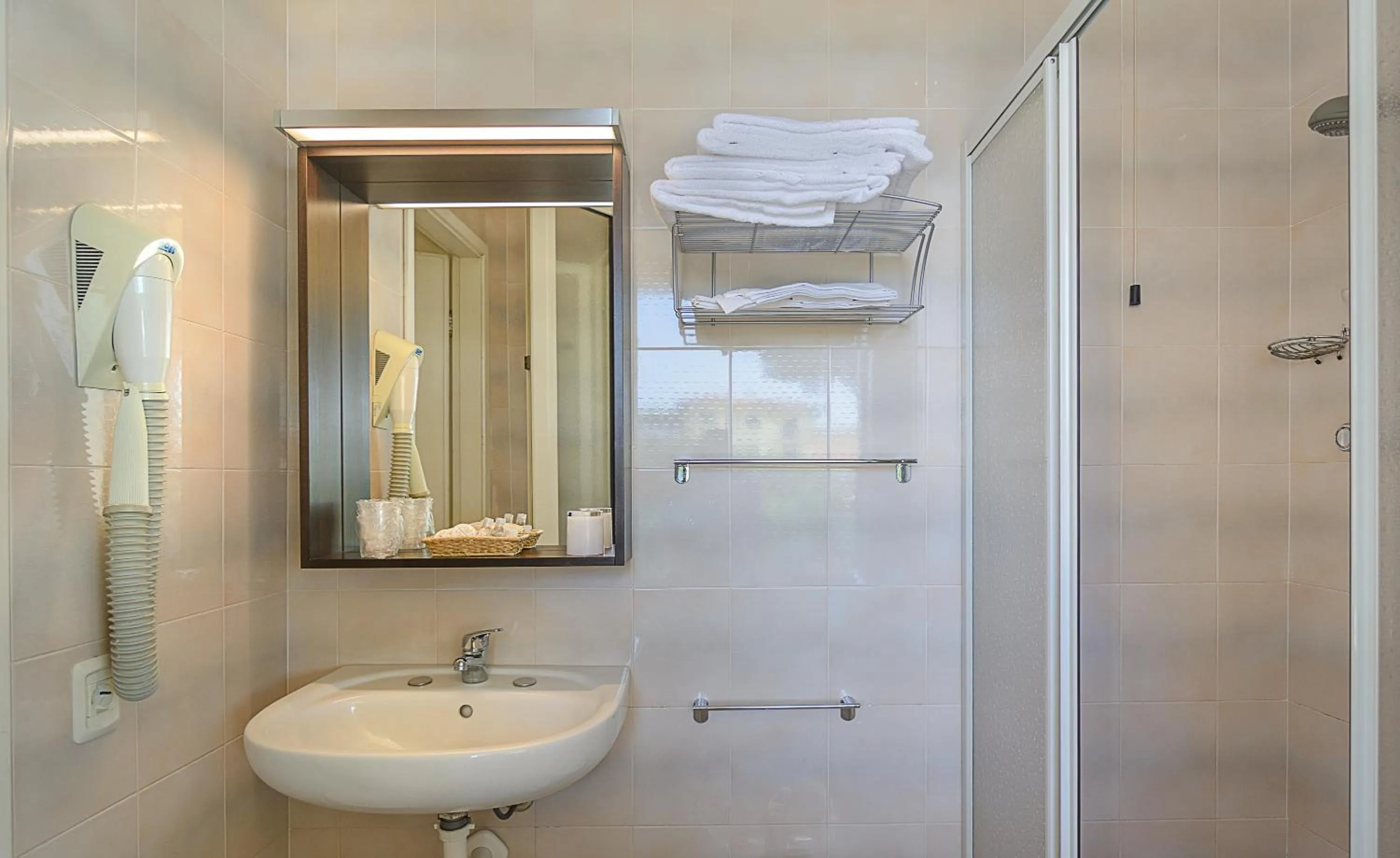 Bathroom in Hotel Apuana