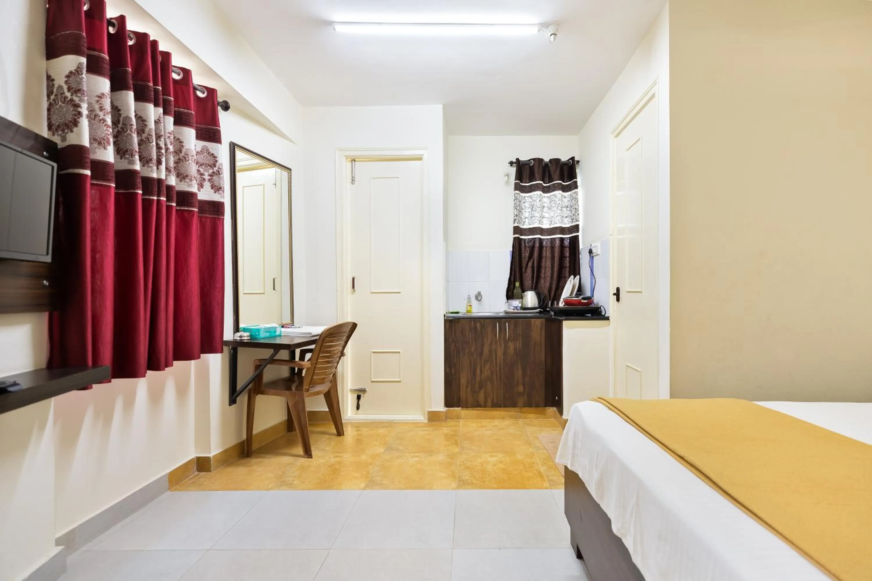 Photo of the whole room, Bed in Stayhome Classic