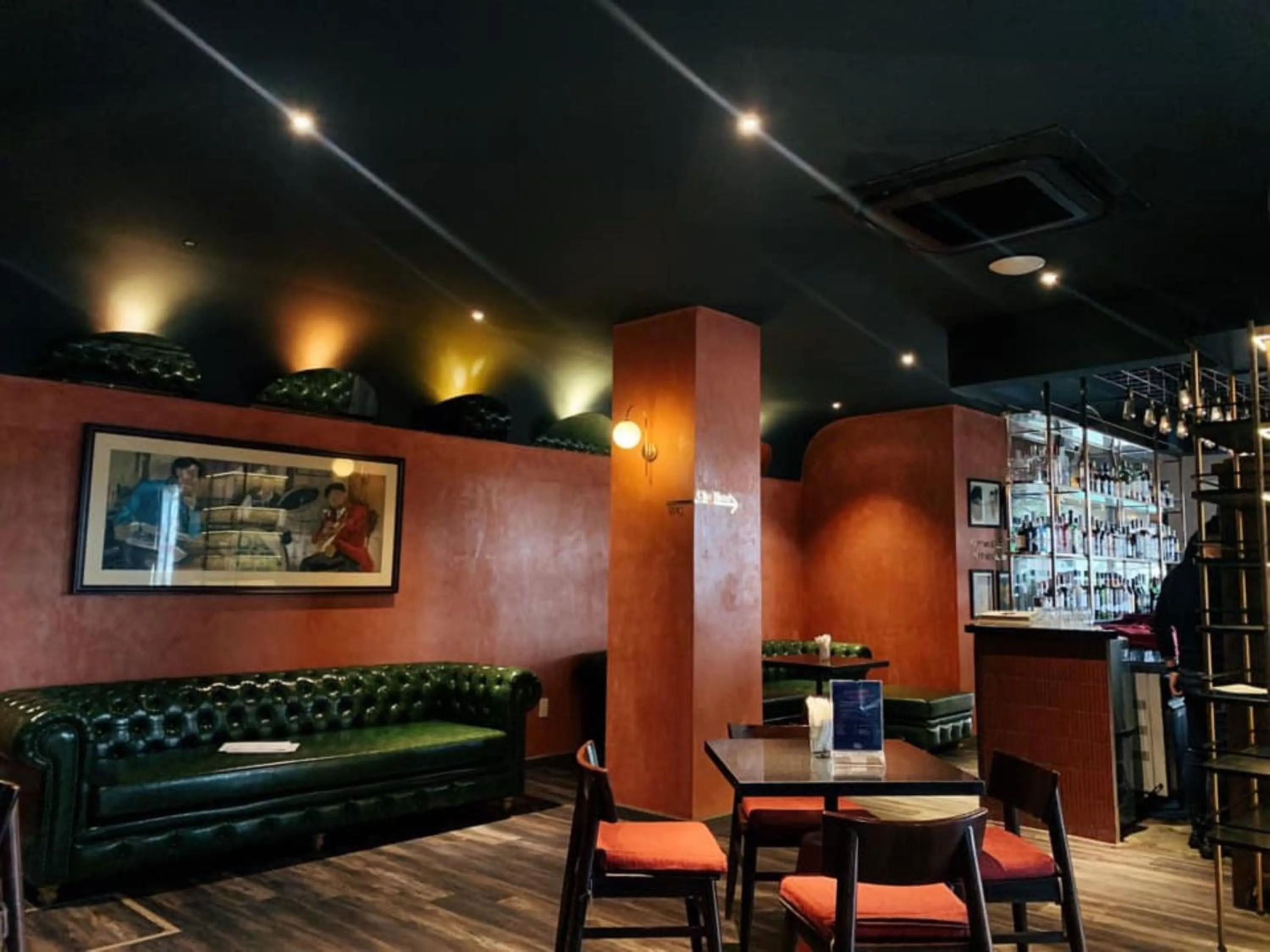 Restaurant/places to eat in Chu Hotel