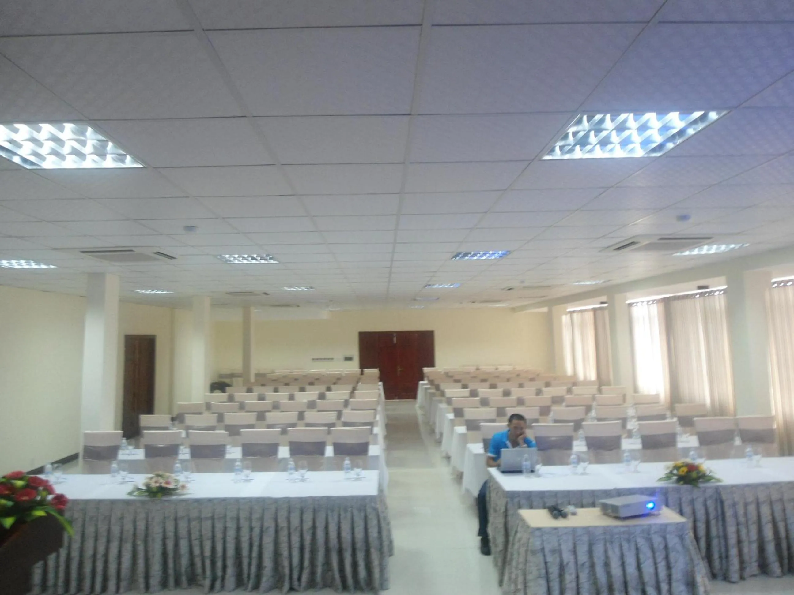 Business facilities in Luxury Nha Trang Hotel