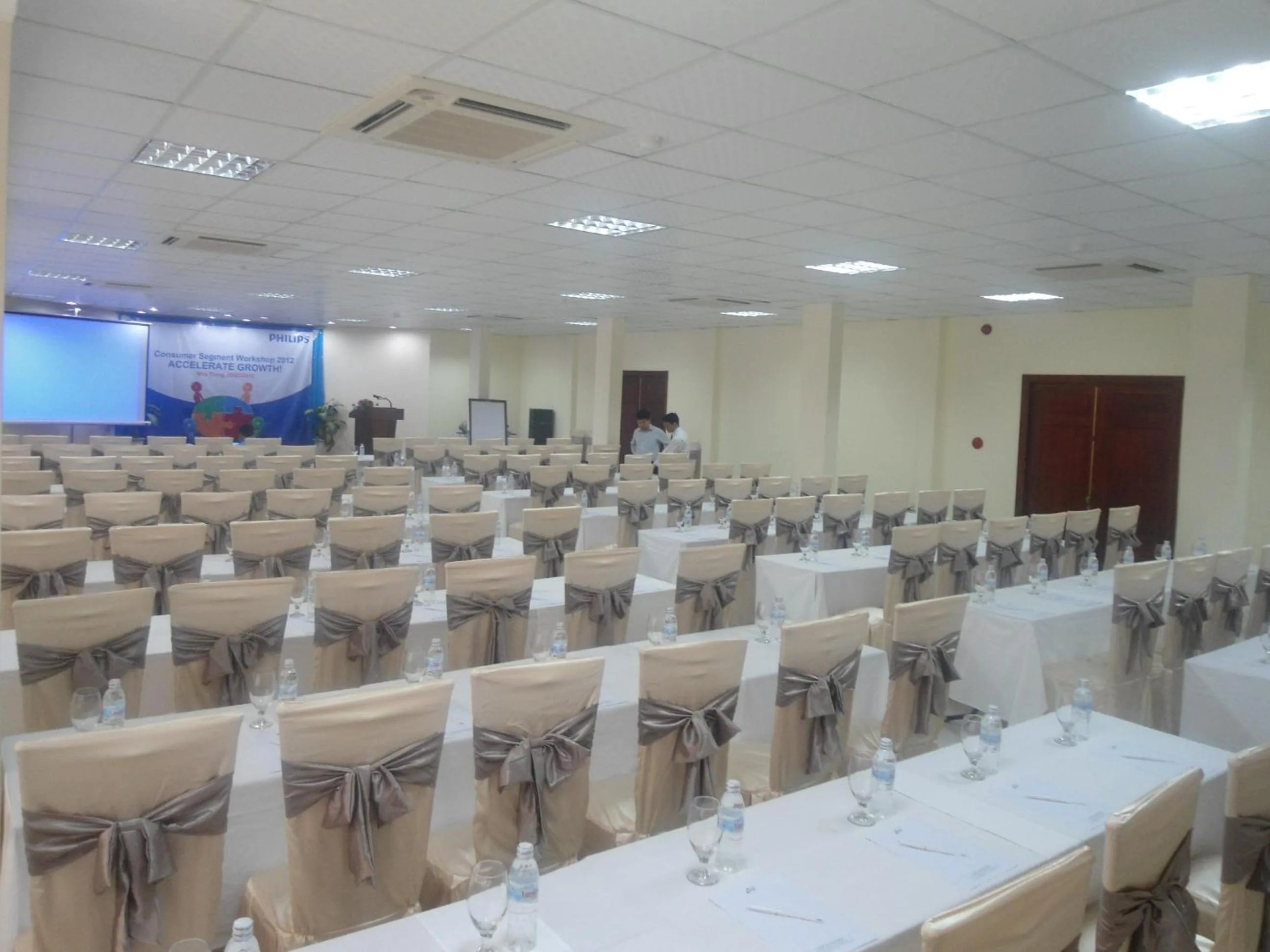 Business facilities in Luxury Nha Trang Hotel