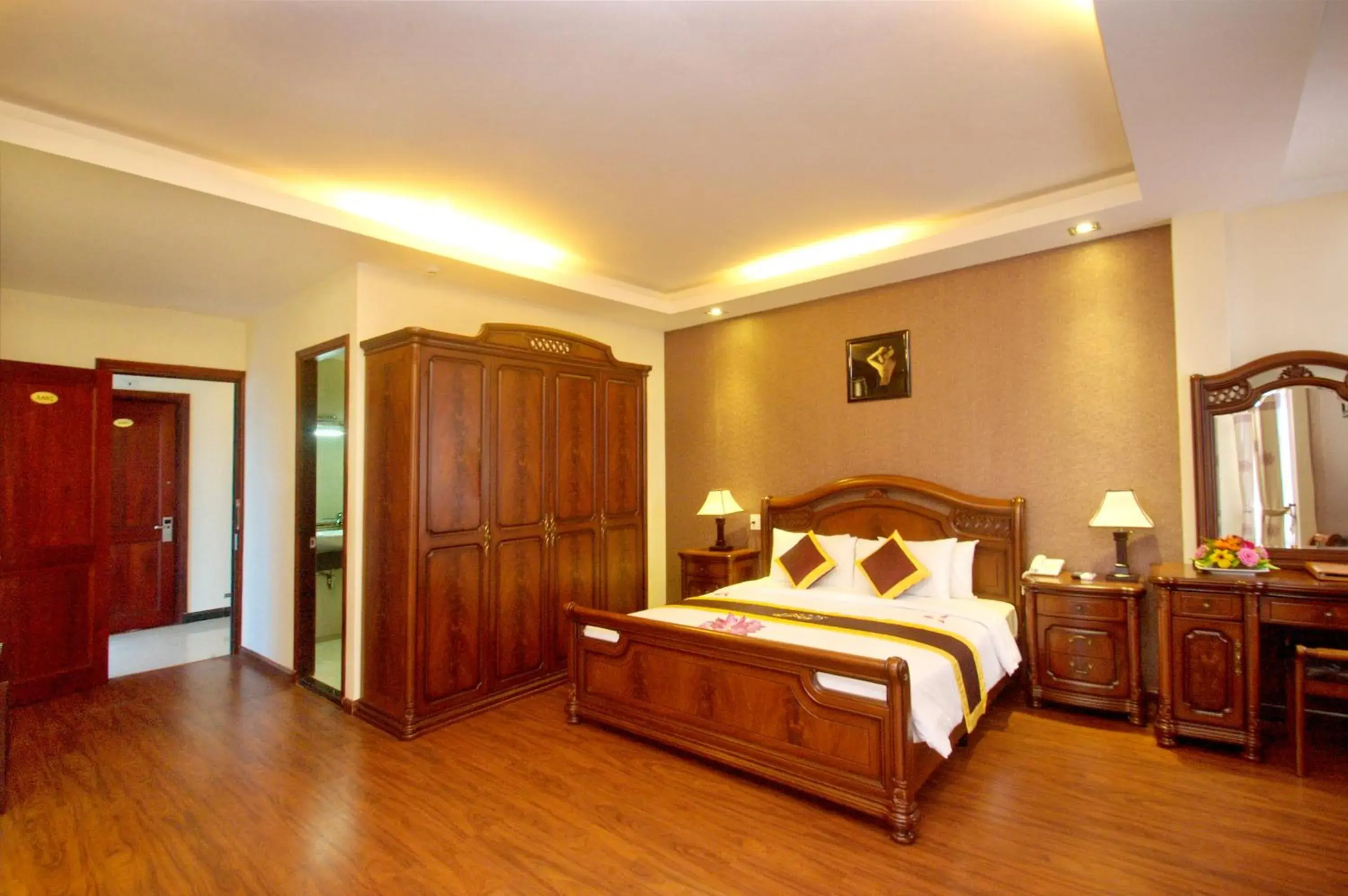 Luxury Suite - single occupancy in Luxury Nha Trang Hotel Luxury Suite - single occupancy in Luxury Nha Trang Hotel