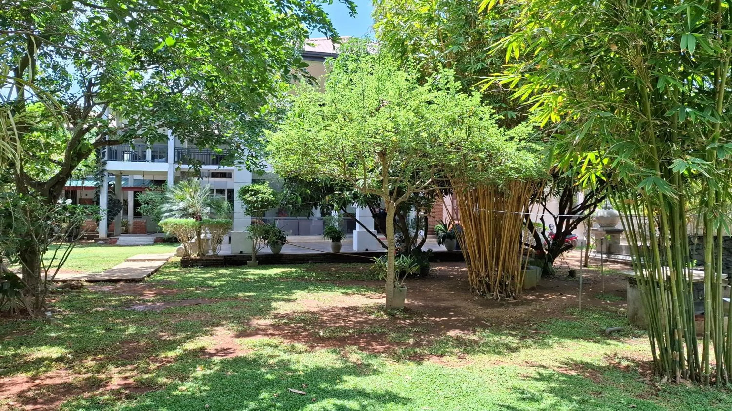 Garden in Four Points Resort - Anuradhapura