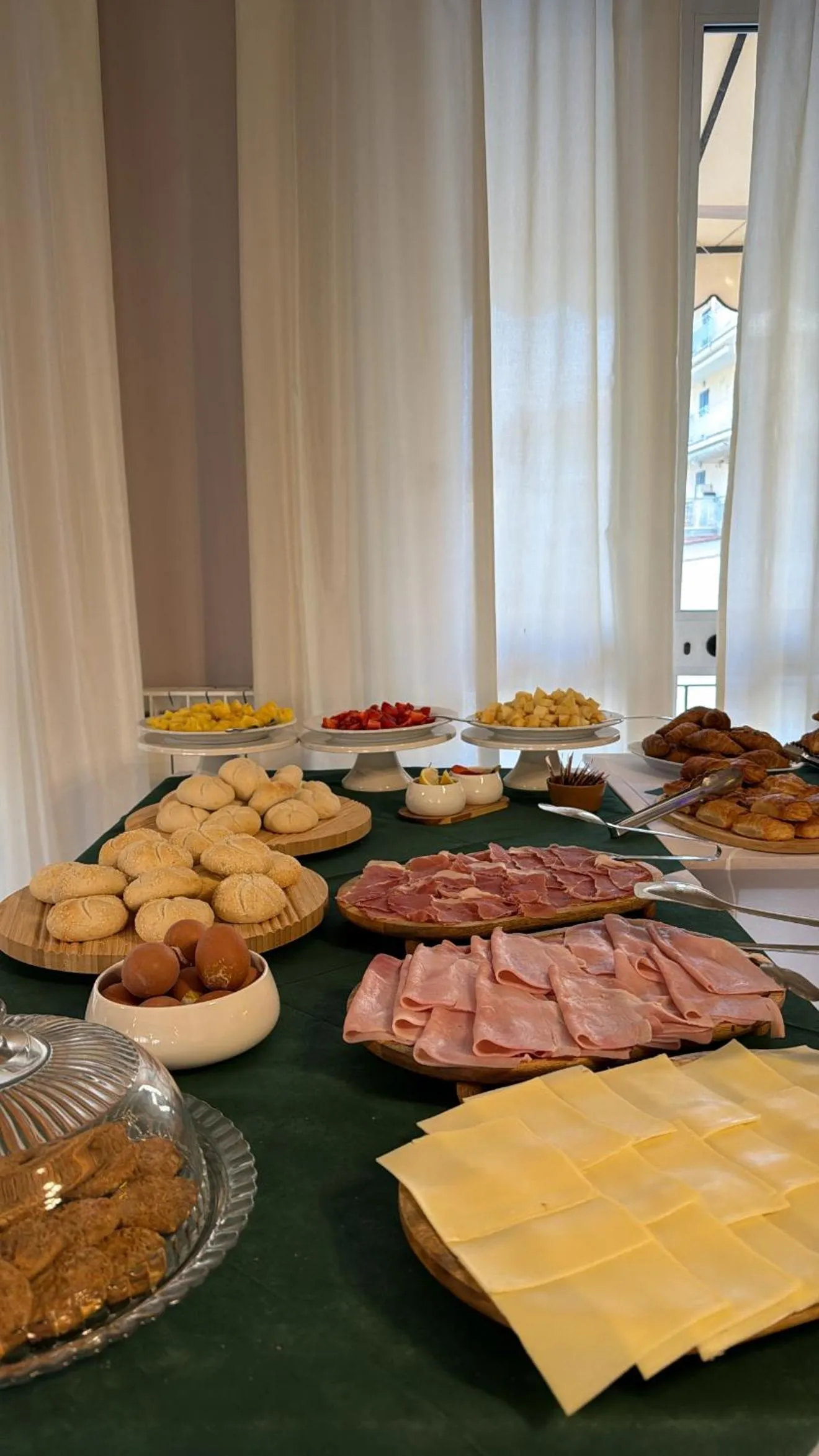 Breakfast in Hotel Laurin