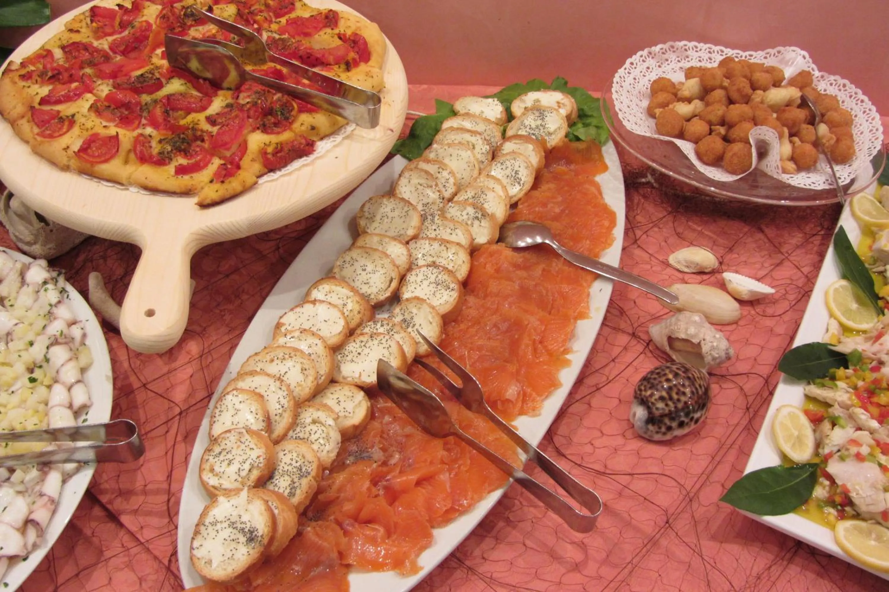 Restaurant/places to eat in Hotel Morotti