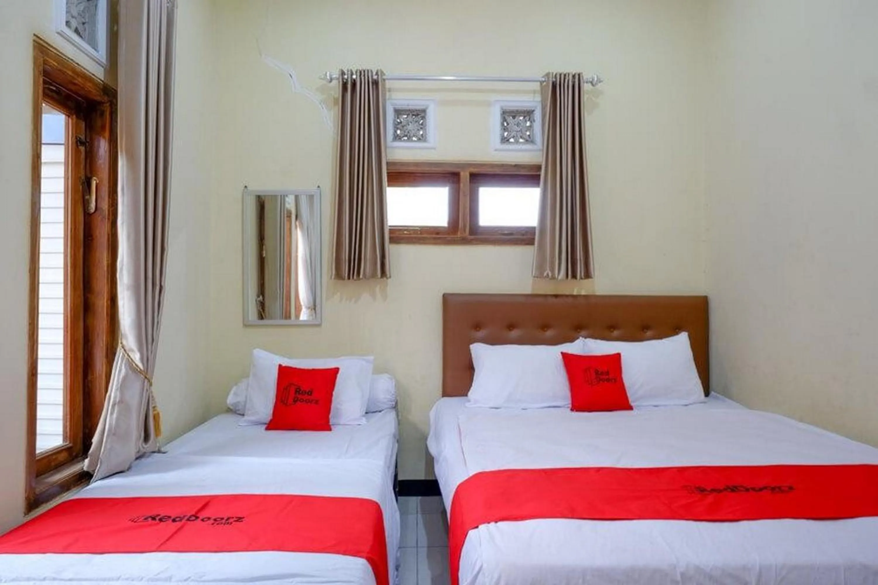 Property building, Bed in RedDoorz near Desa Wisata Tambi Dieng