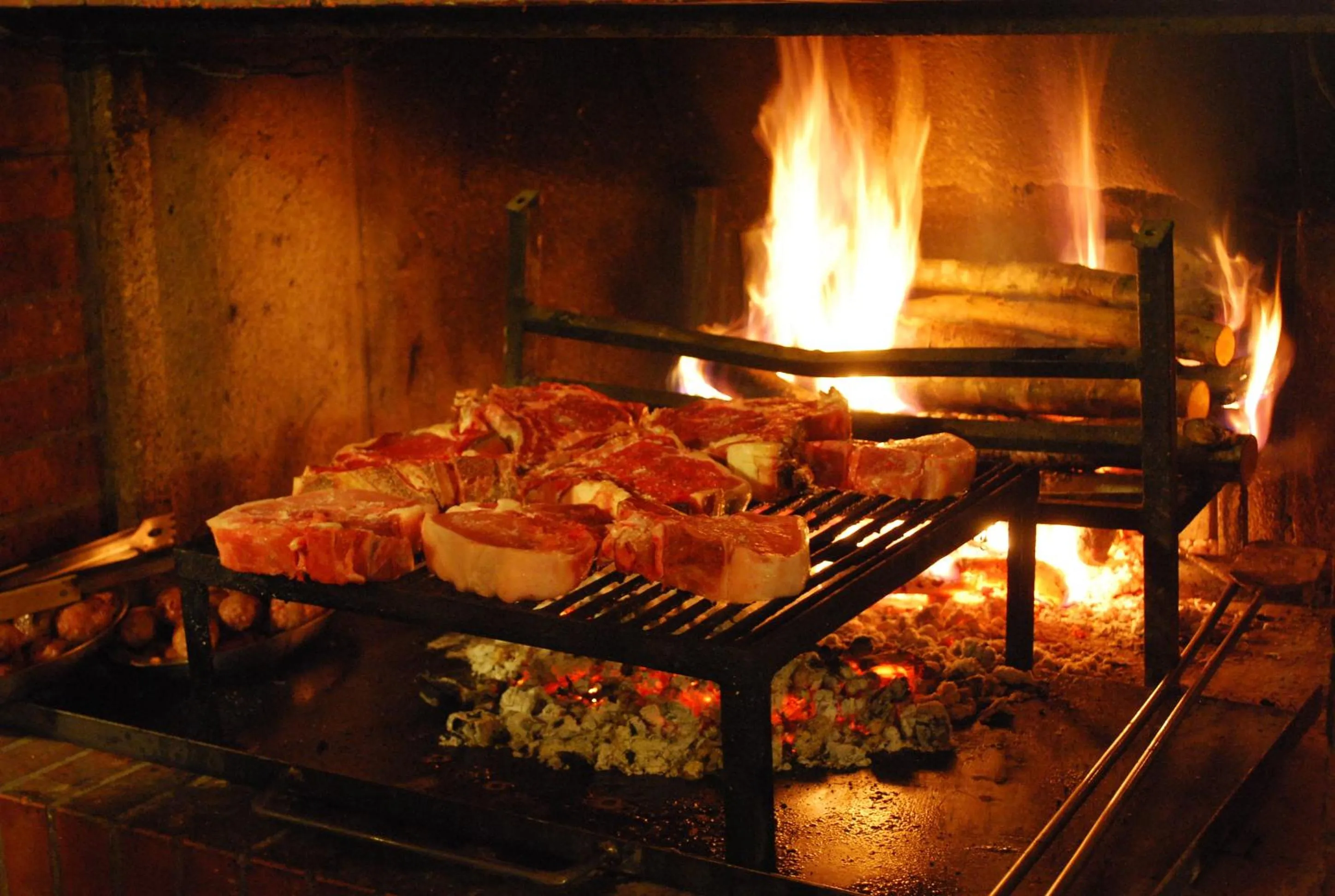 Restaurant/places to eat in Erba Di Campo Residence