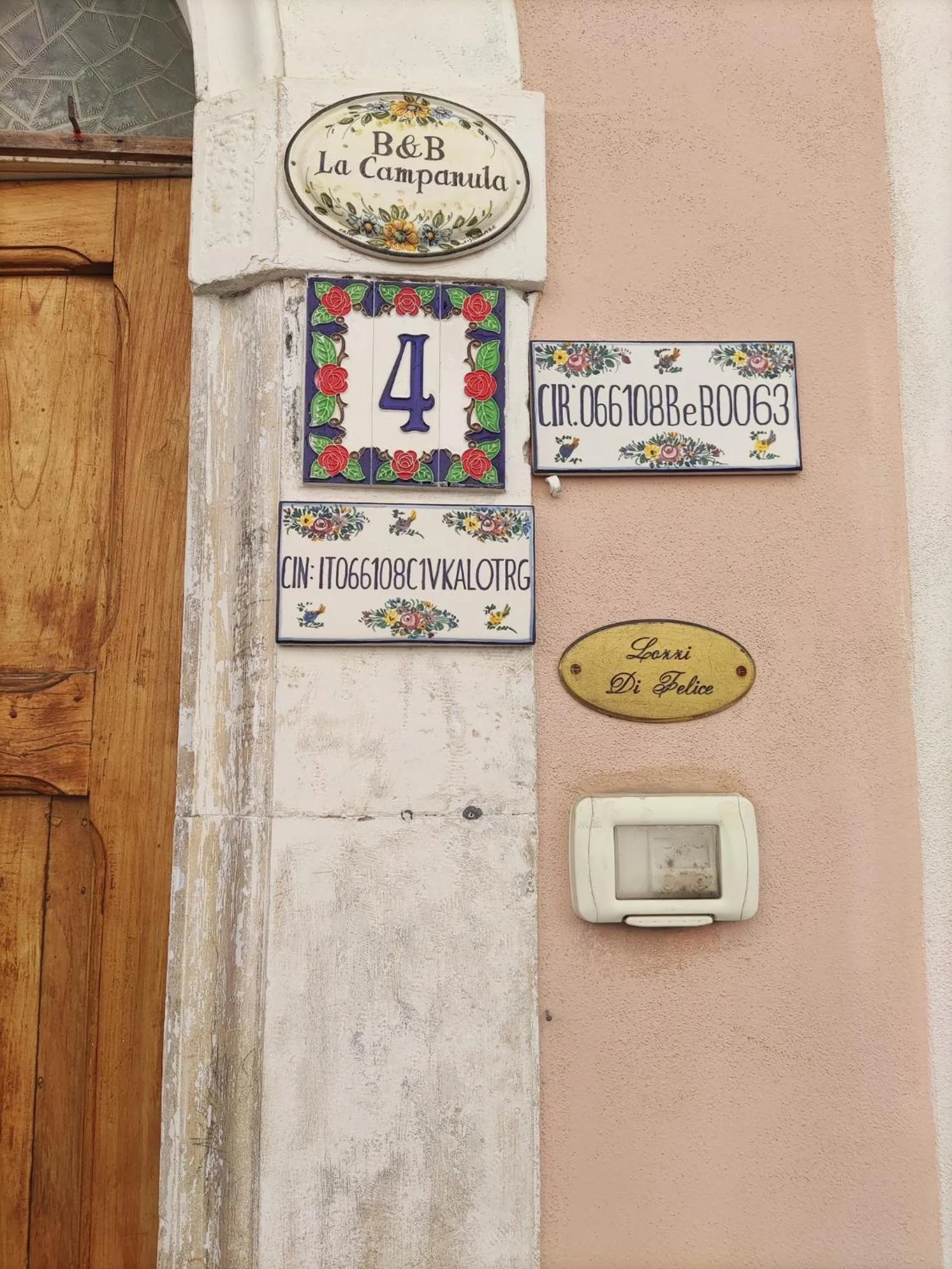 Property building in Bed and Breakfast La Campanula