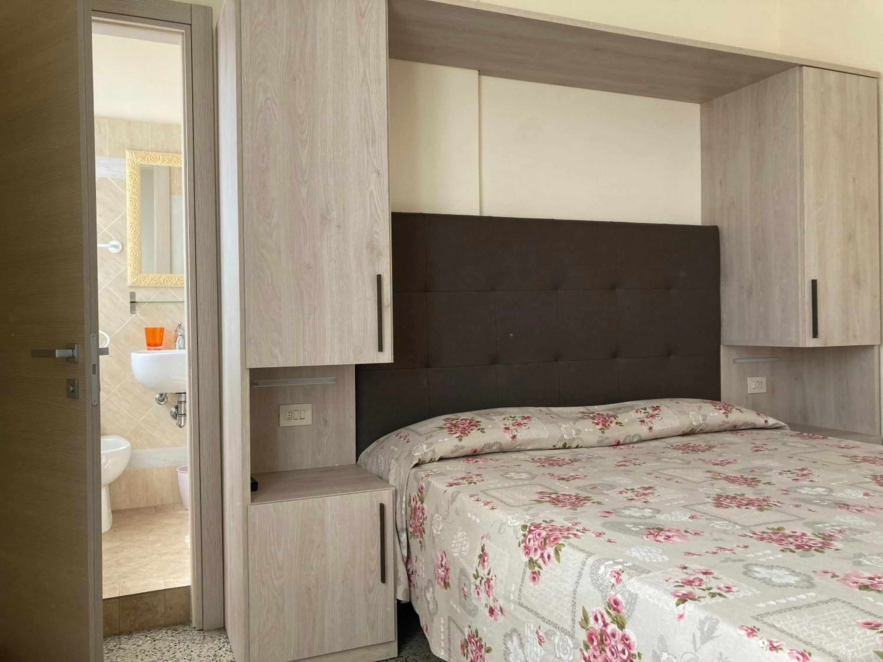 Bed in Hotel Verdesolemare