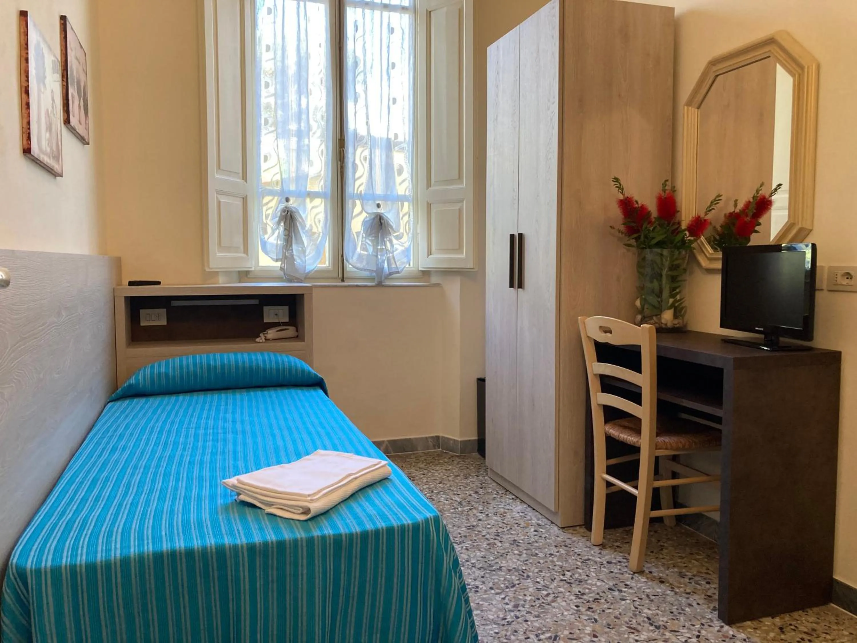 Bed in Hotel Verdesolemare