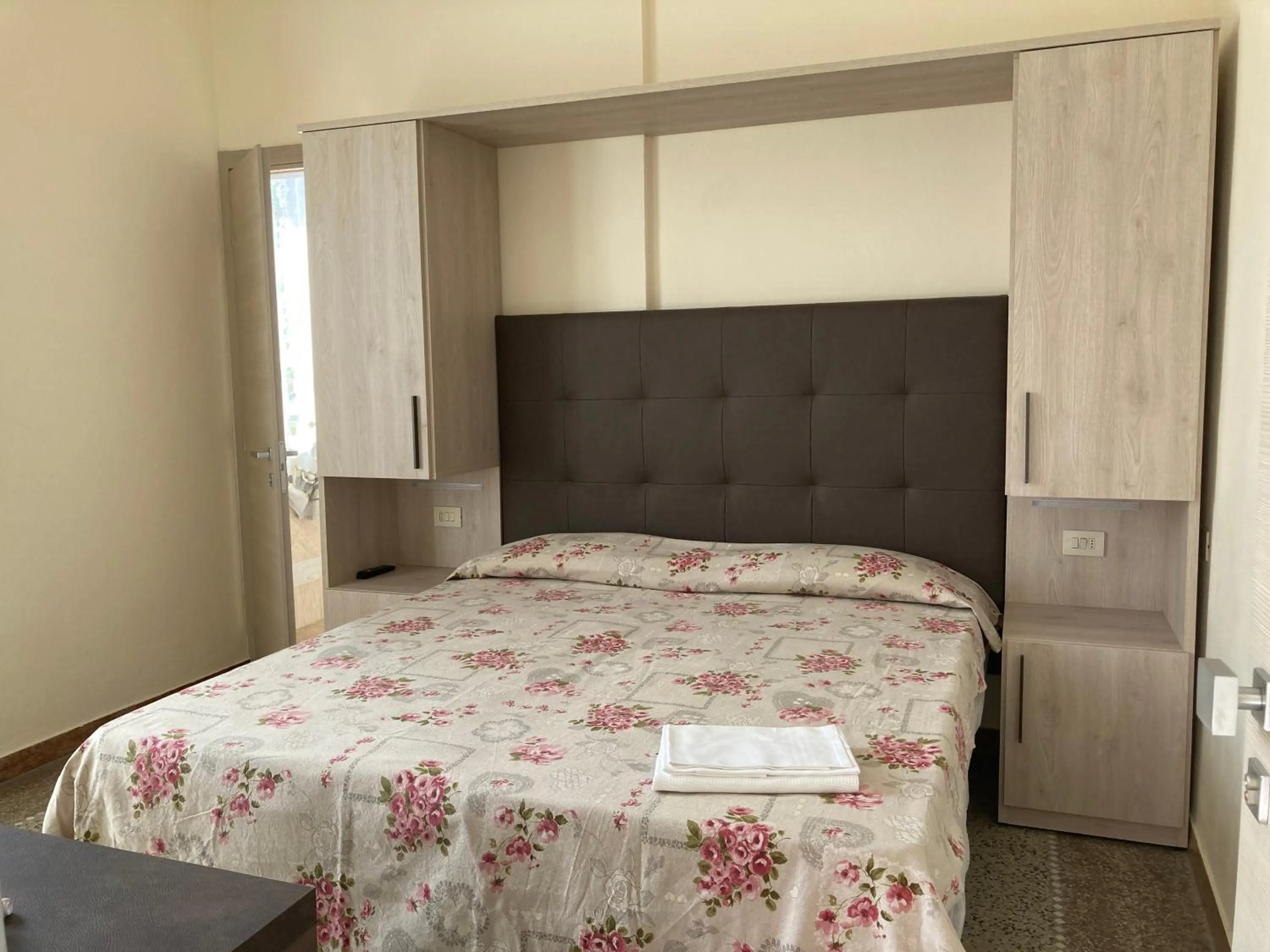 Bed in Hotel Verdesolemare