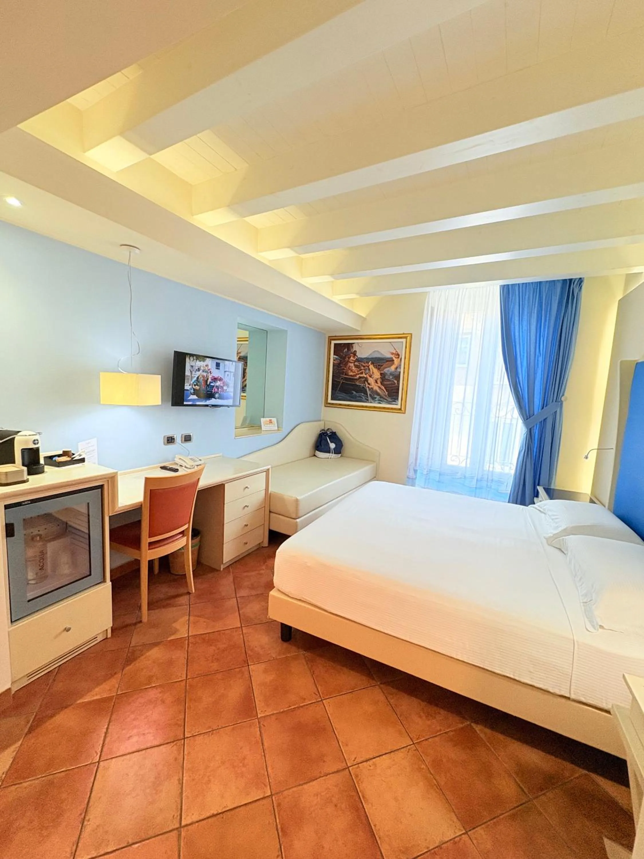 Spring, Bed in Portercole B&B