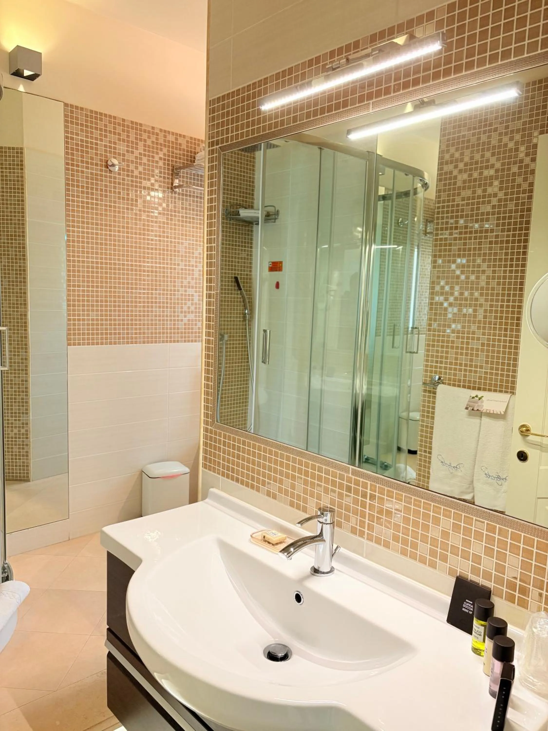 Shower in Portercole B&B