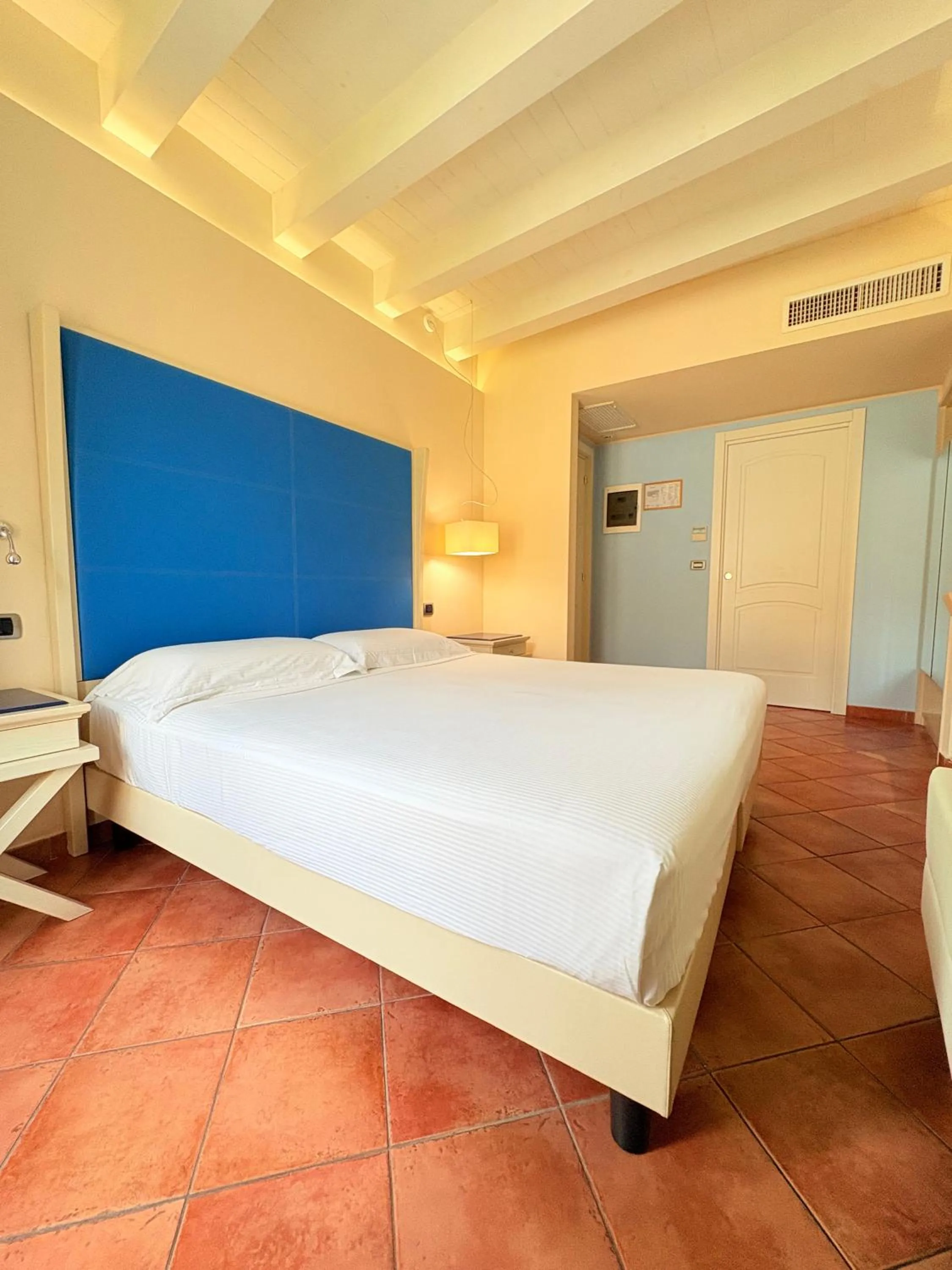 Spring, Bed in Portercole B&B