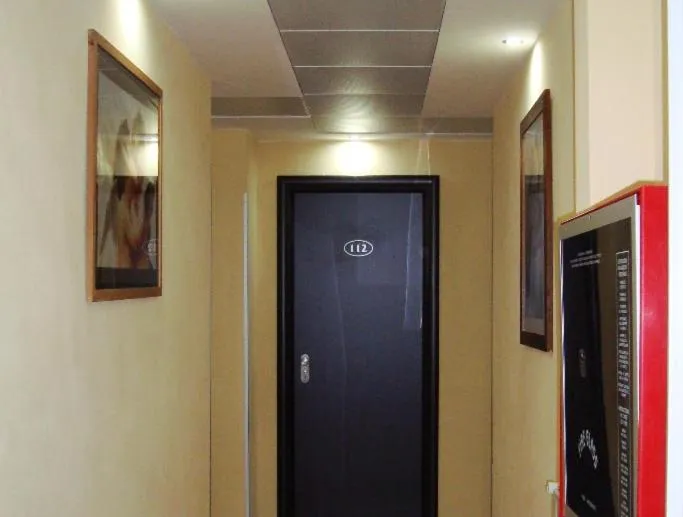 Spring in Hotel Canasta