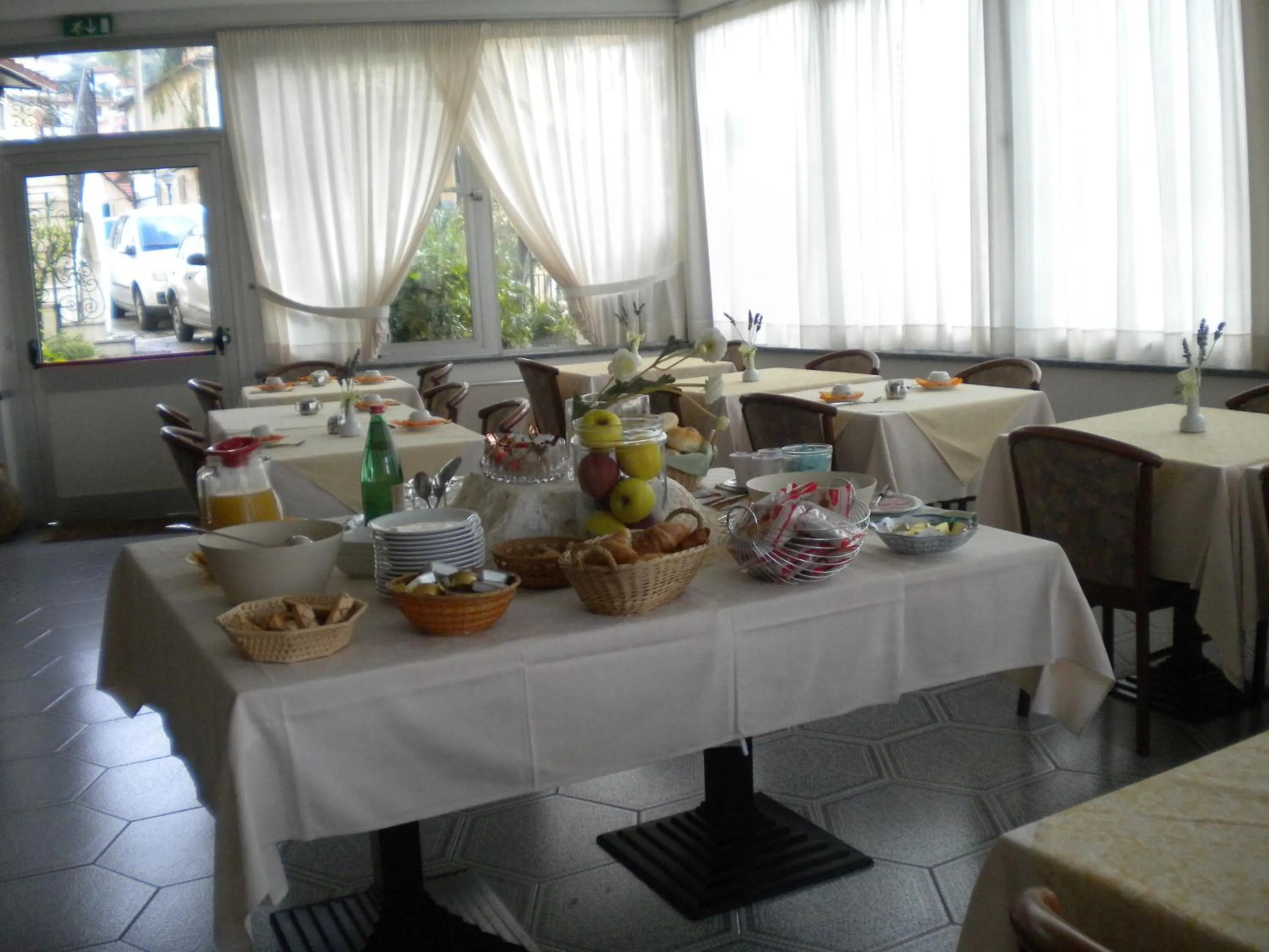 Restaurant/places to eat in Hotel Villa Amelia