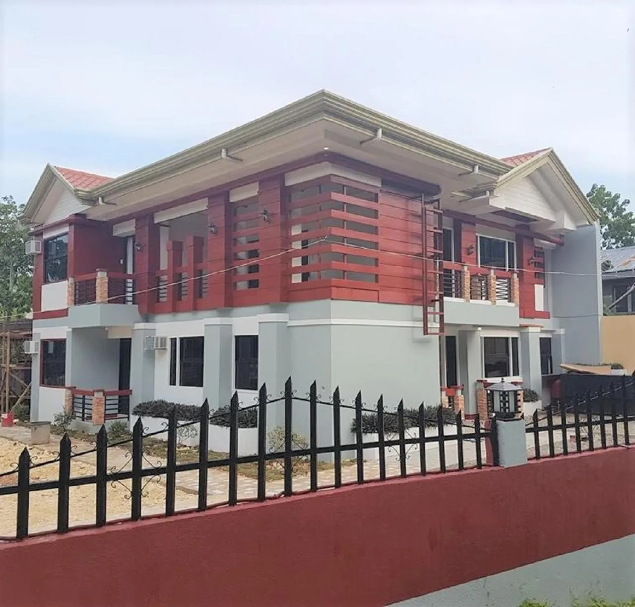 Property building in Catalina`s Inn family room