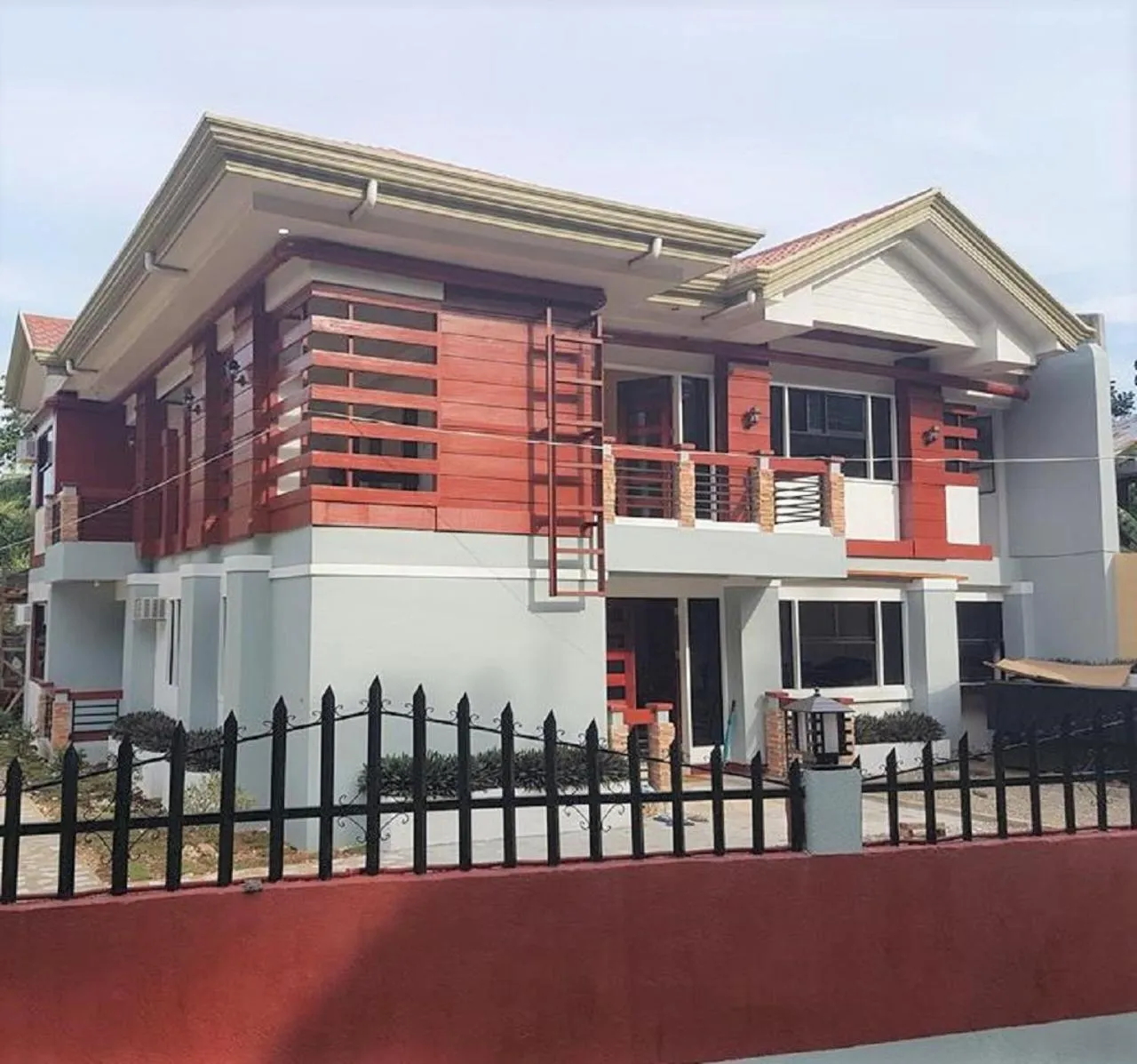 Property building in Catalina`s Inn family room