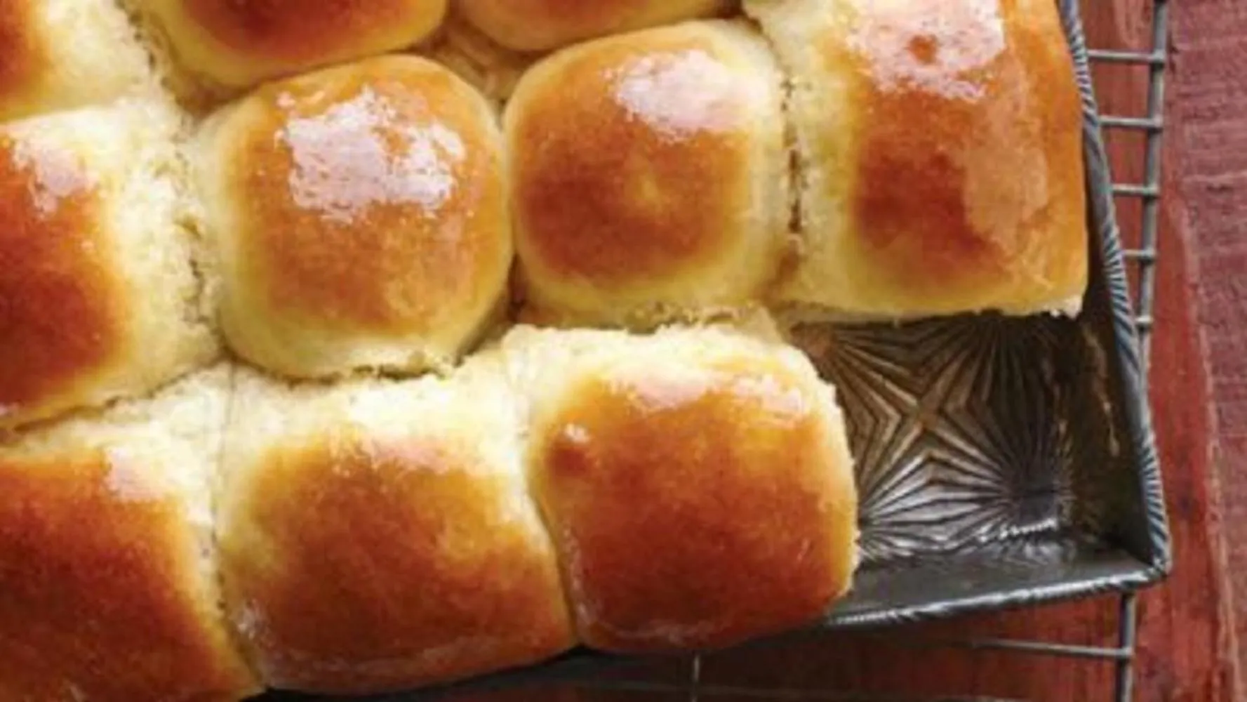 Continental breakfast in Catalina`s Inn family room