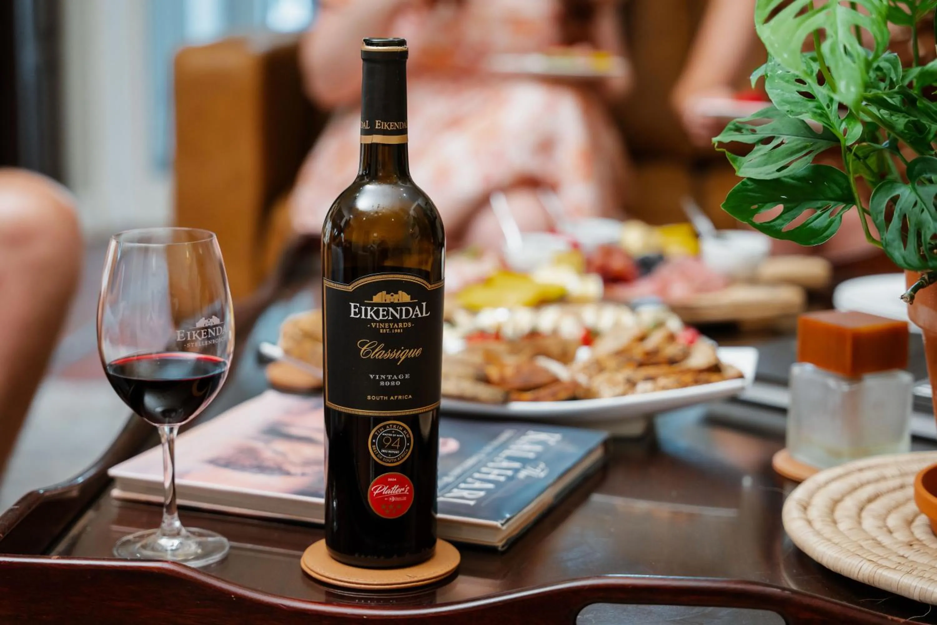 Lounge or bar in Eikendal Lodge