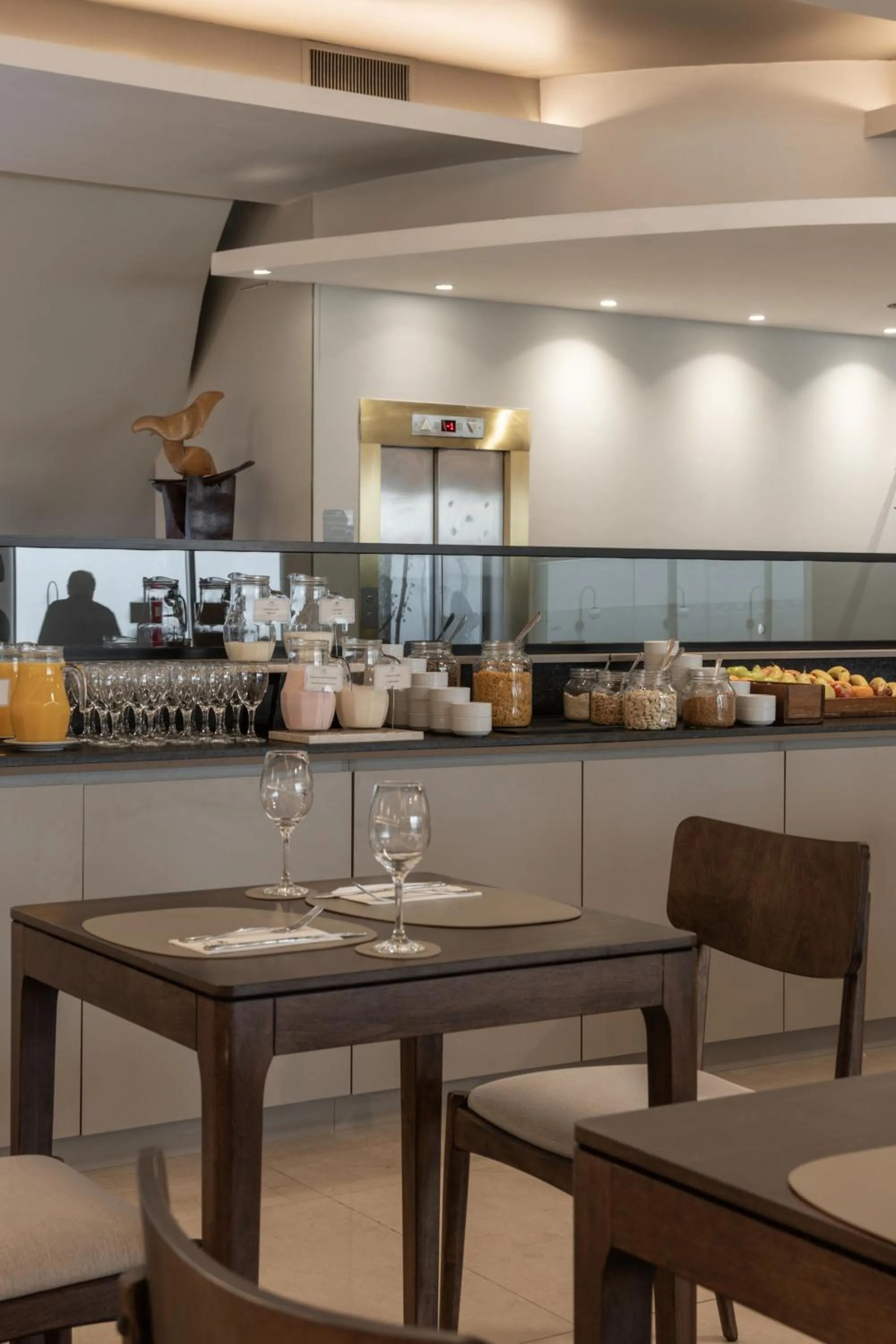 Breakfast in Plaza Real Suites Hotel