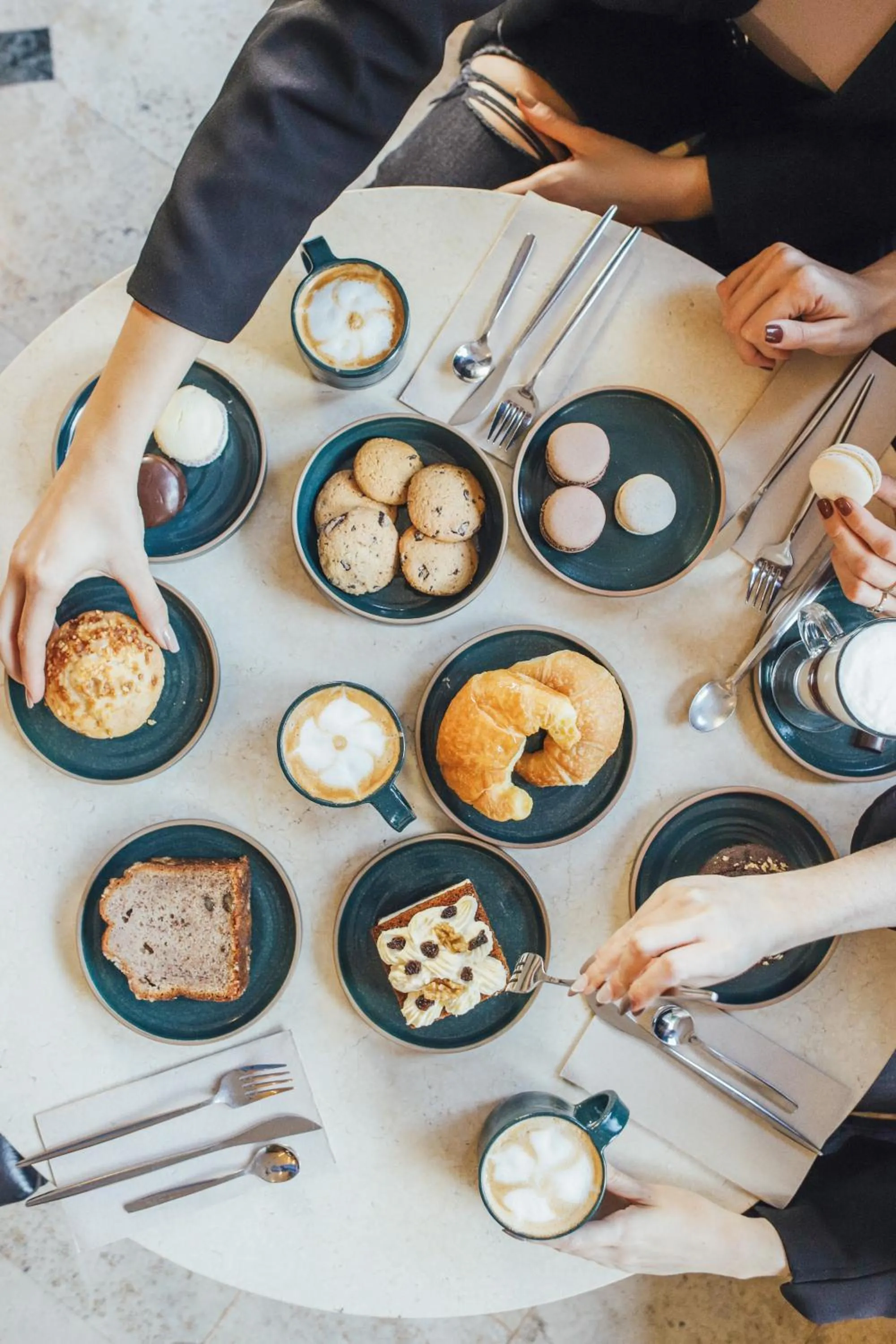 Lounge or bar in Plaza Real Suites Hotel