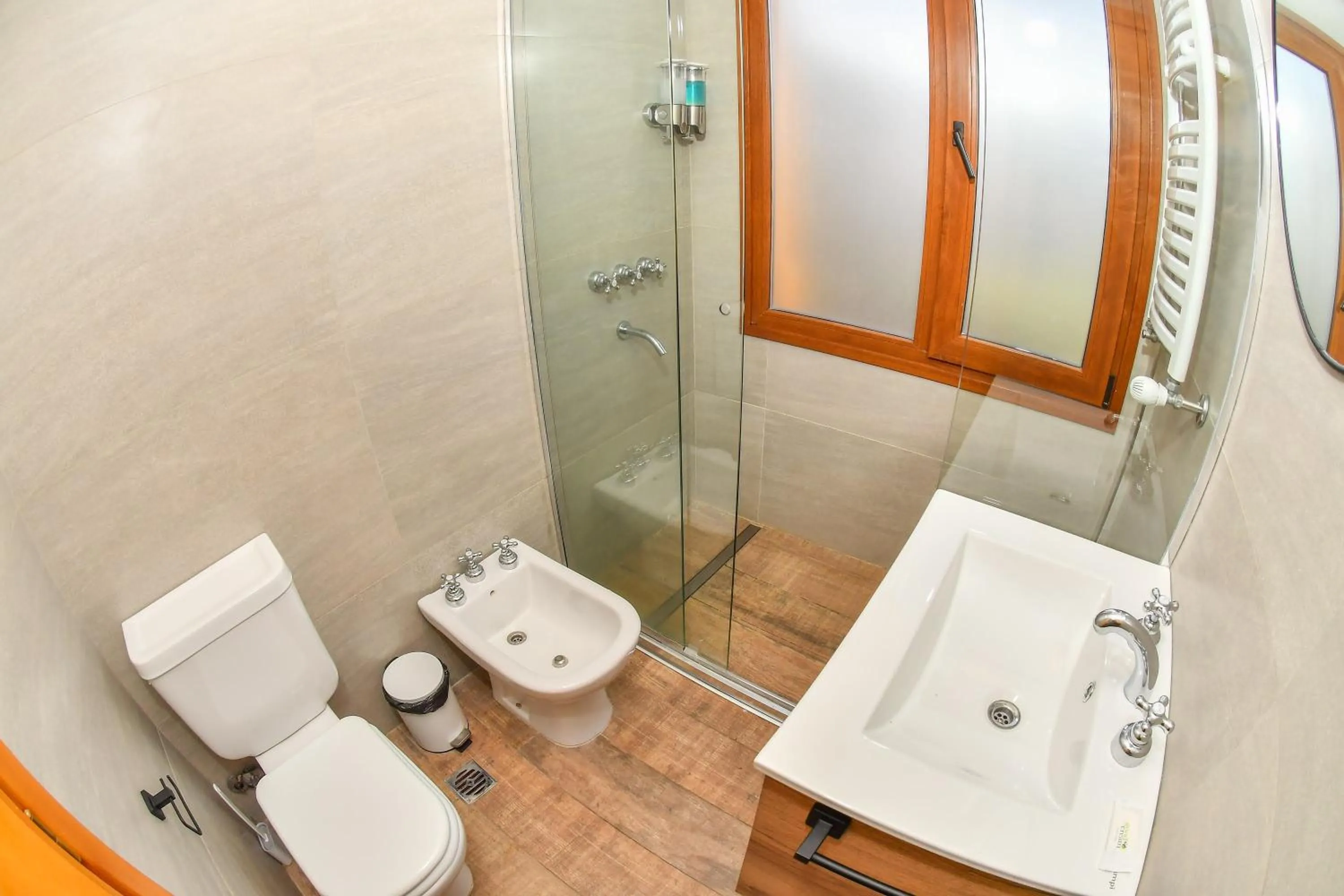 Shower in Complejo Base 41