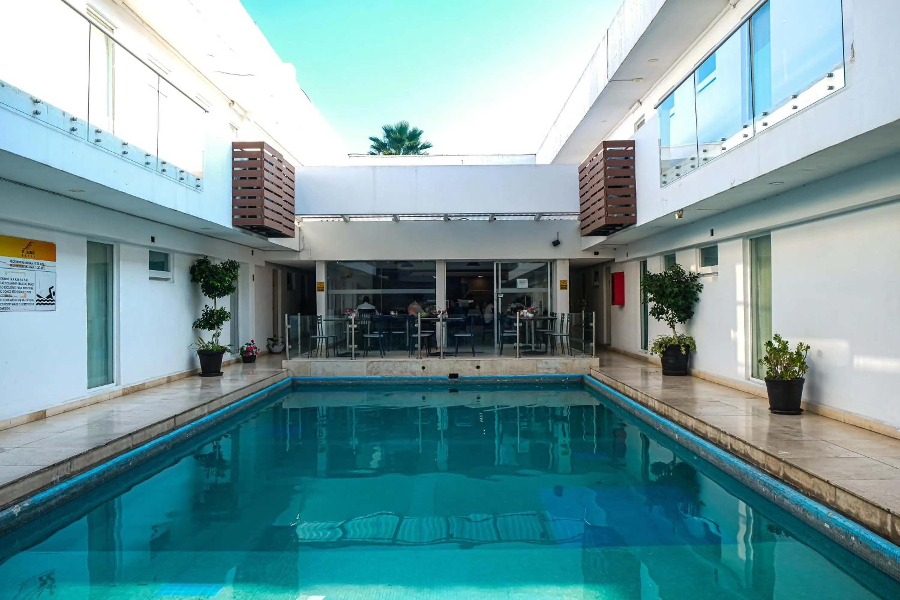 Pool view in Hotel St. George