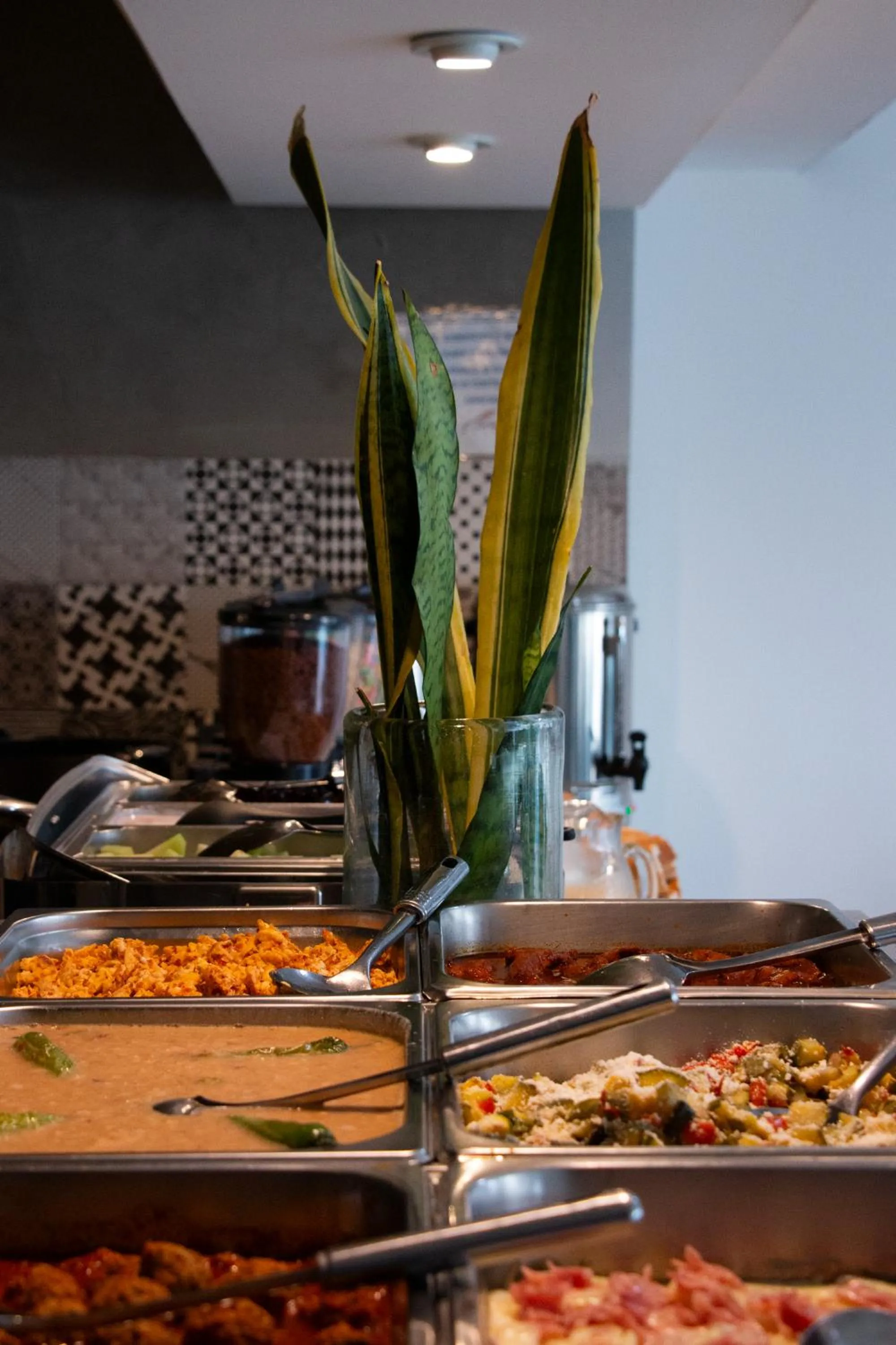 Restaurant/places to eat in Hotel St. George