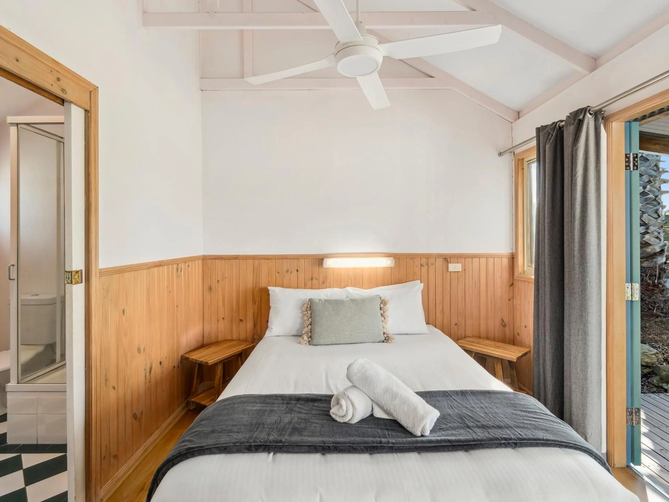 Bed in Batemans Bay Marina Resort