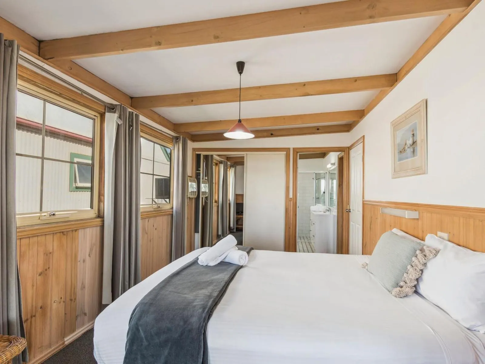 Bed in Batemans Bay Marina Resort