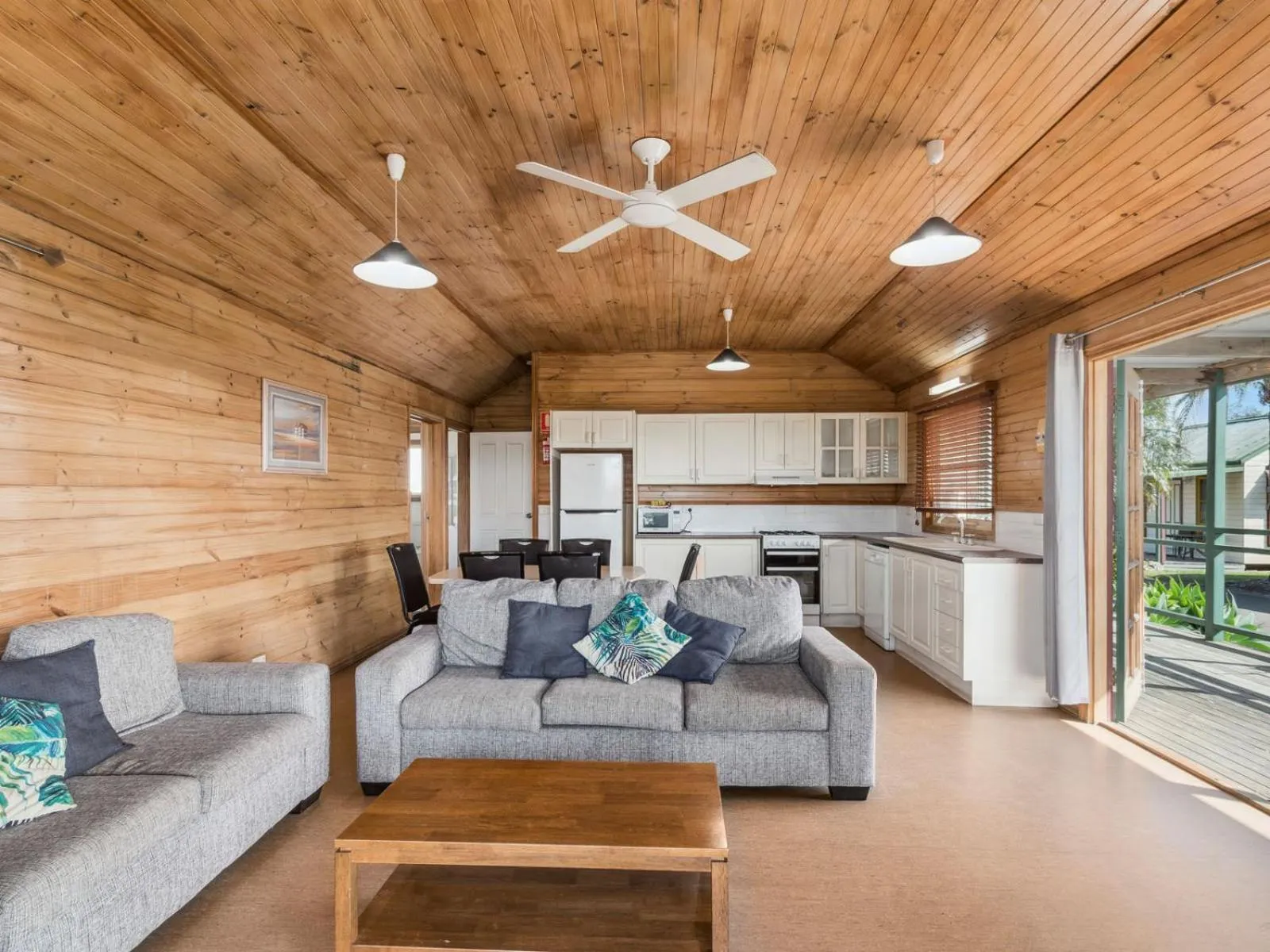 Living room in Batemans Bay Marina Resort
