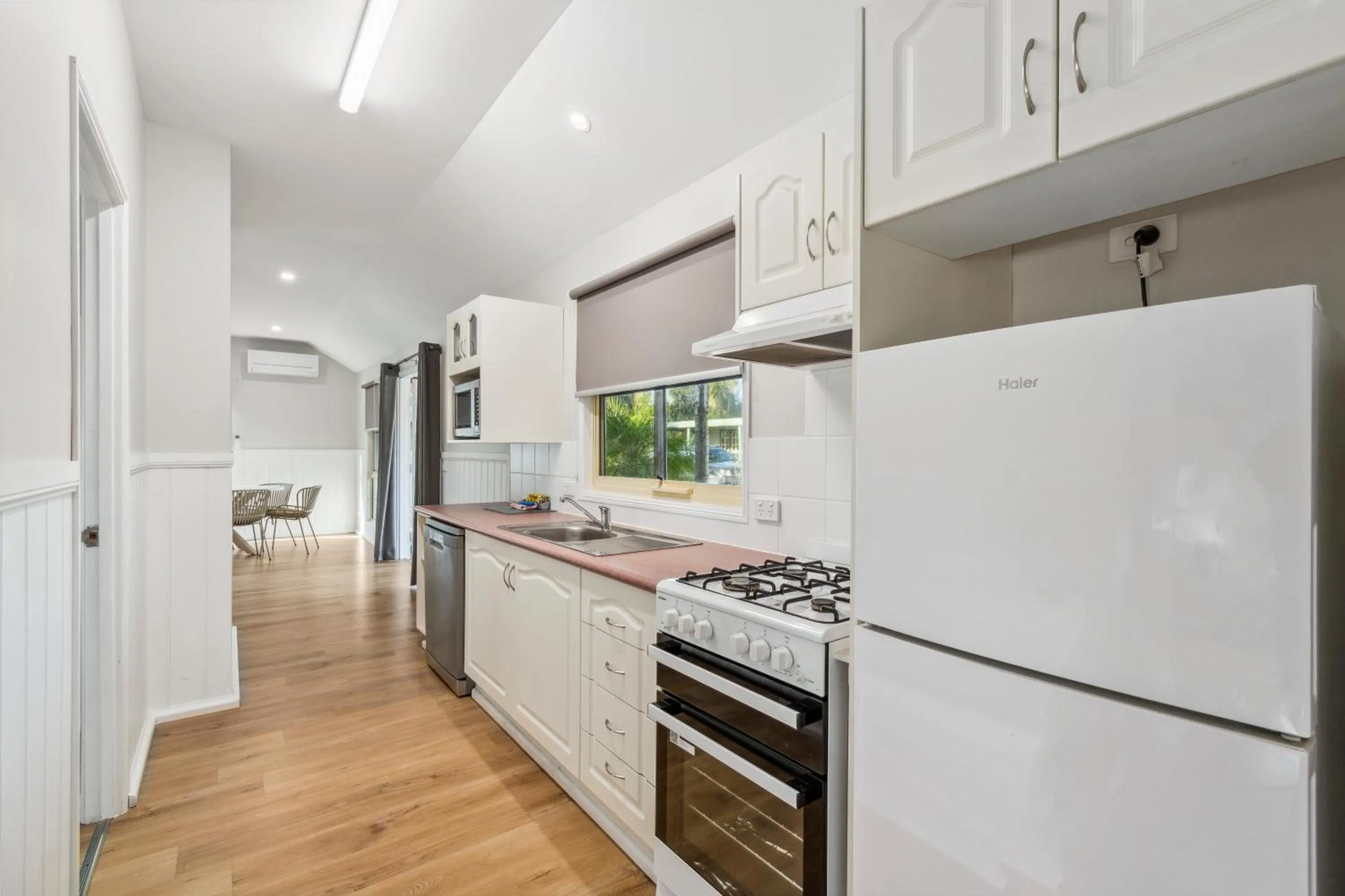 Kitchen or kitchenette in Batemans Bay Marina Resort