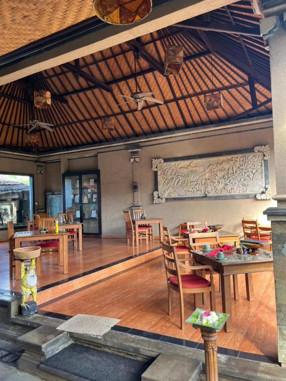 Restaurant/places to eat in Taruna Boutique Homestay & Spa
