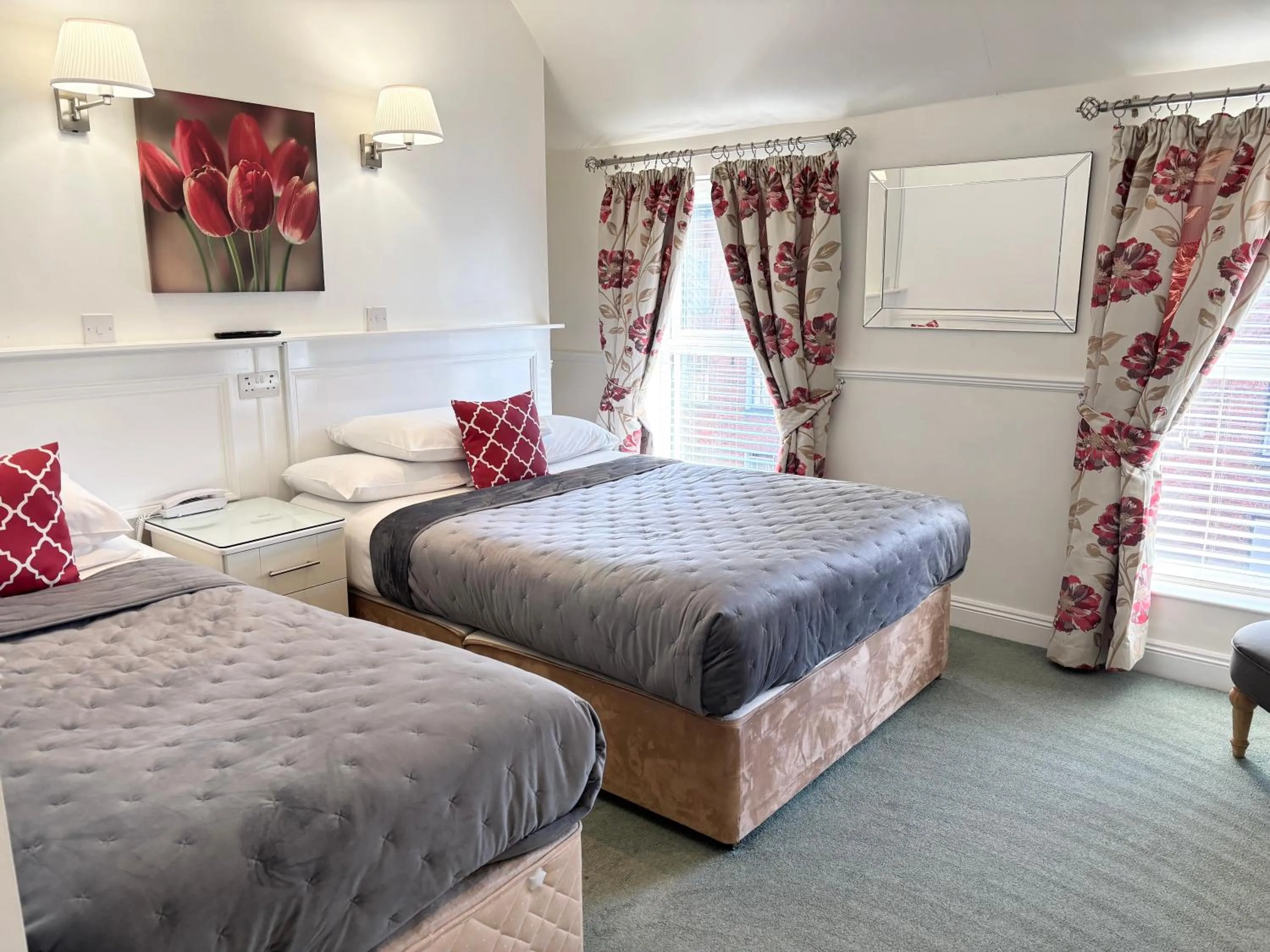 Bedroom, Bed in Dergvale Hotel