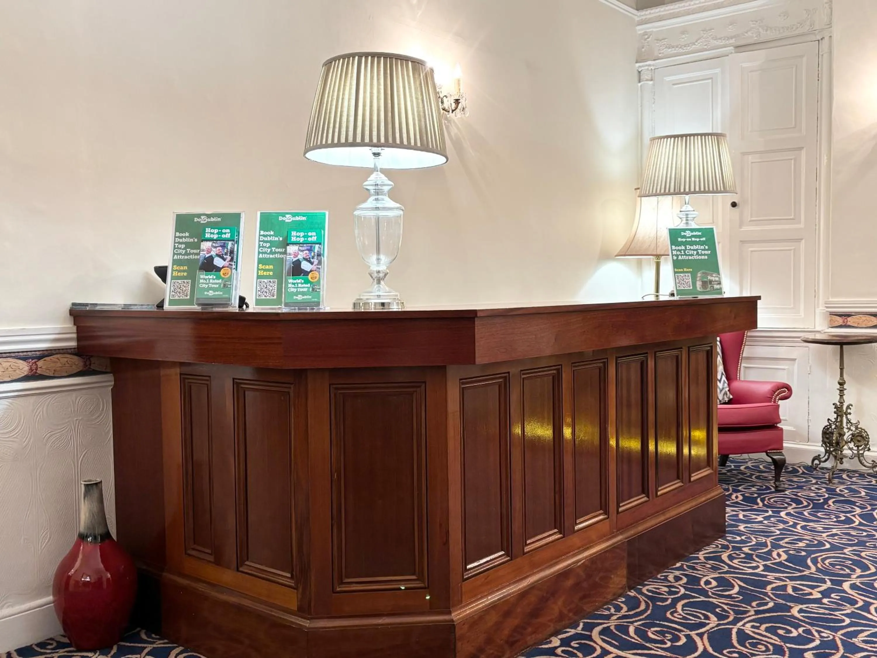 Lobby or reception in Dergvale Hotel
