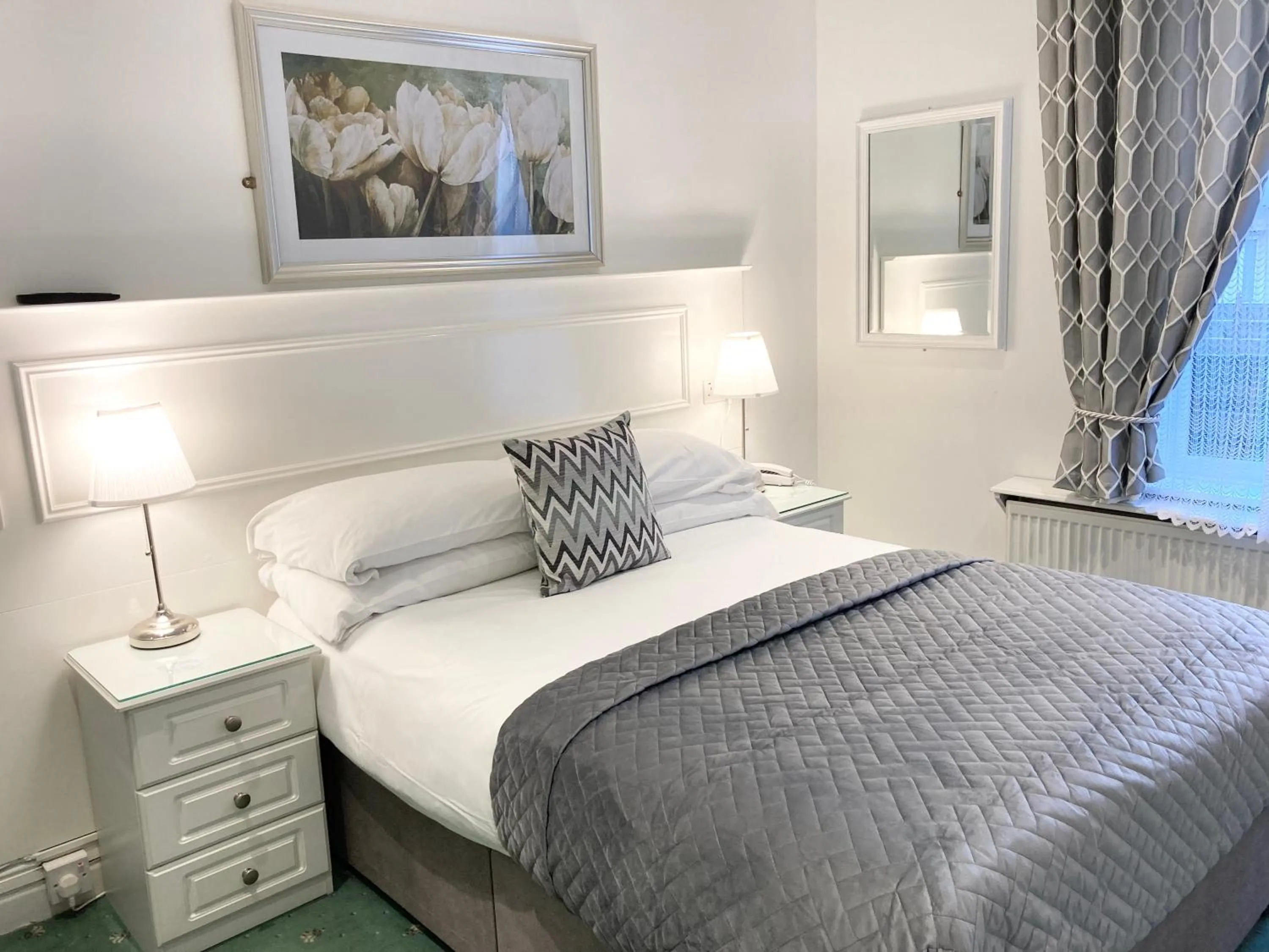 Bedroom, Bed in Dergvale Hotel