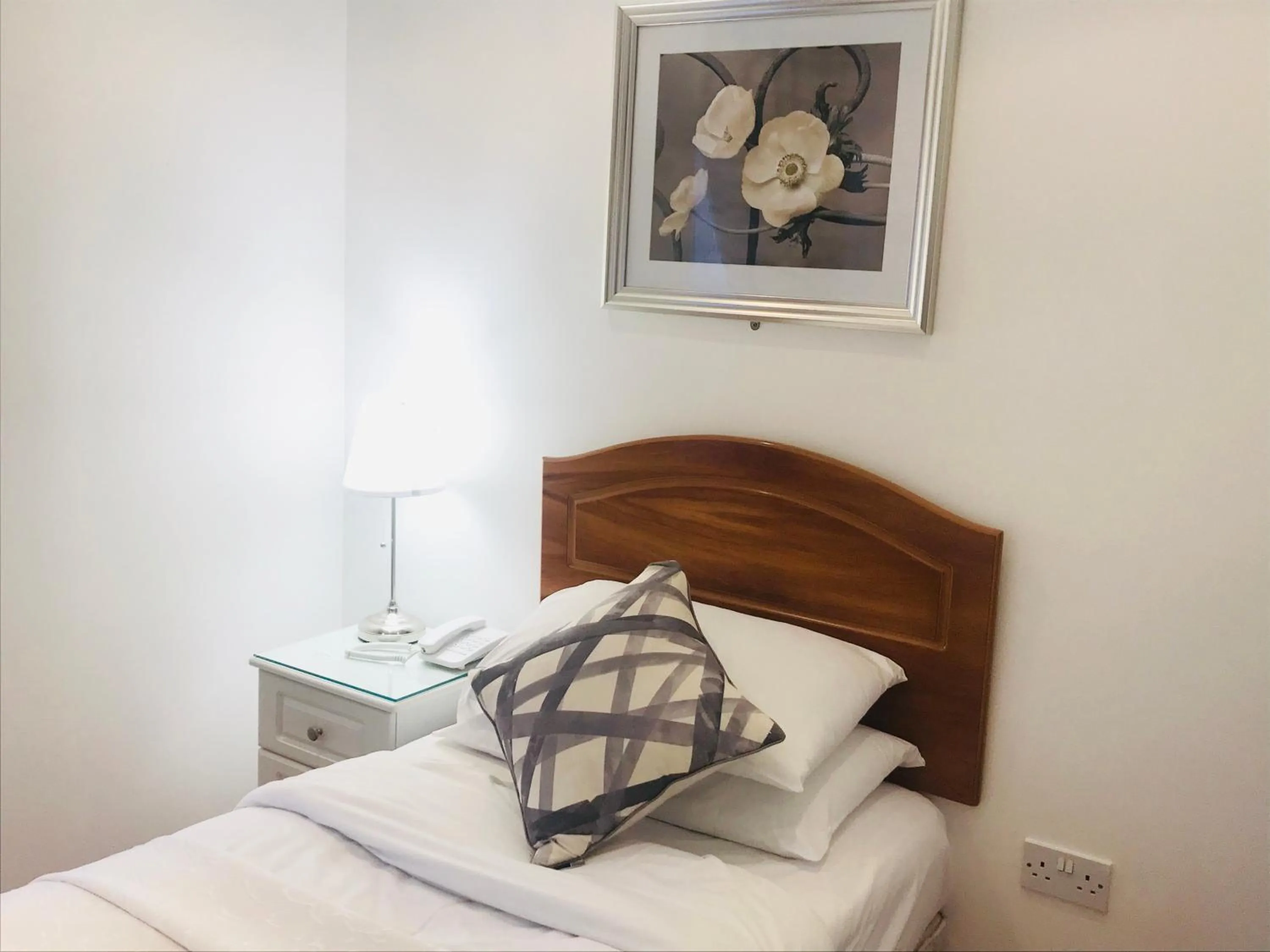 Bedroom, Bed in Dergvale Hotel