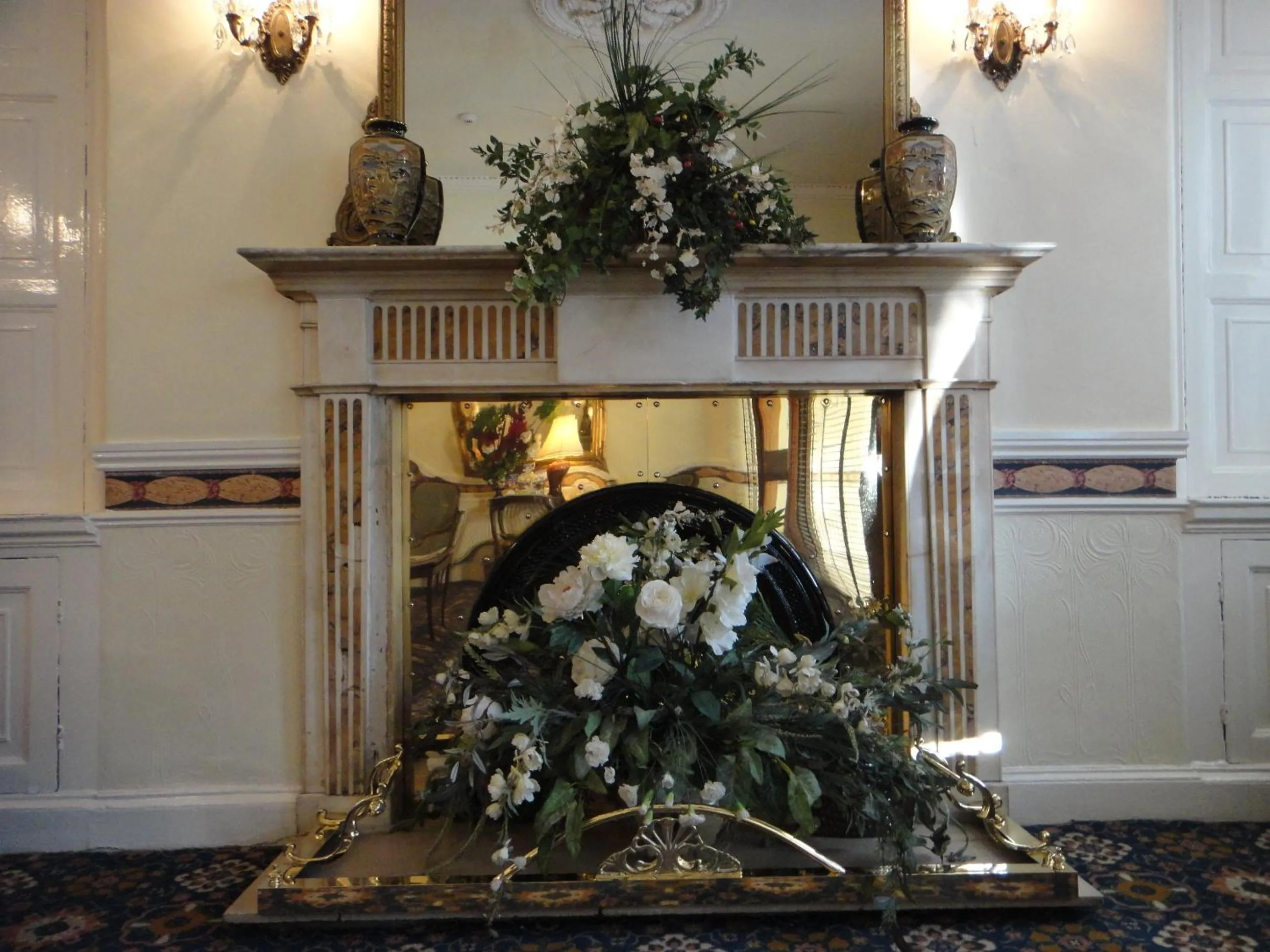 Lobby or reception in Dergvale Hotel