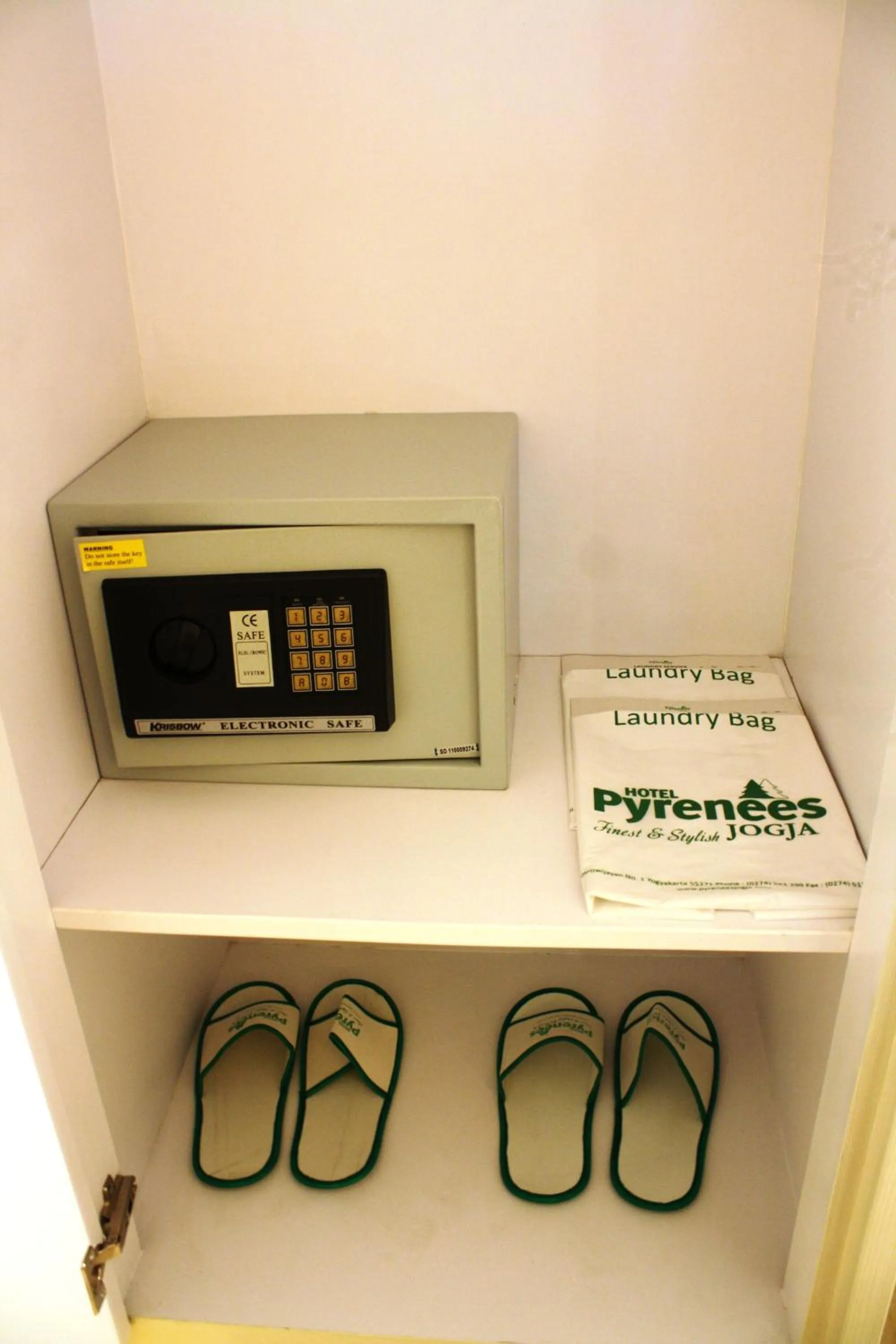 Bedroom in PYRENEES Malioboro Hotel