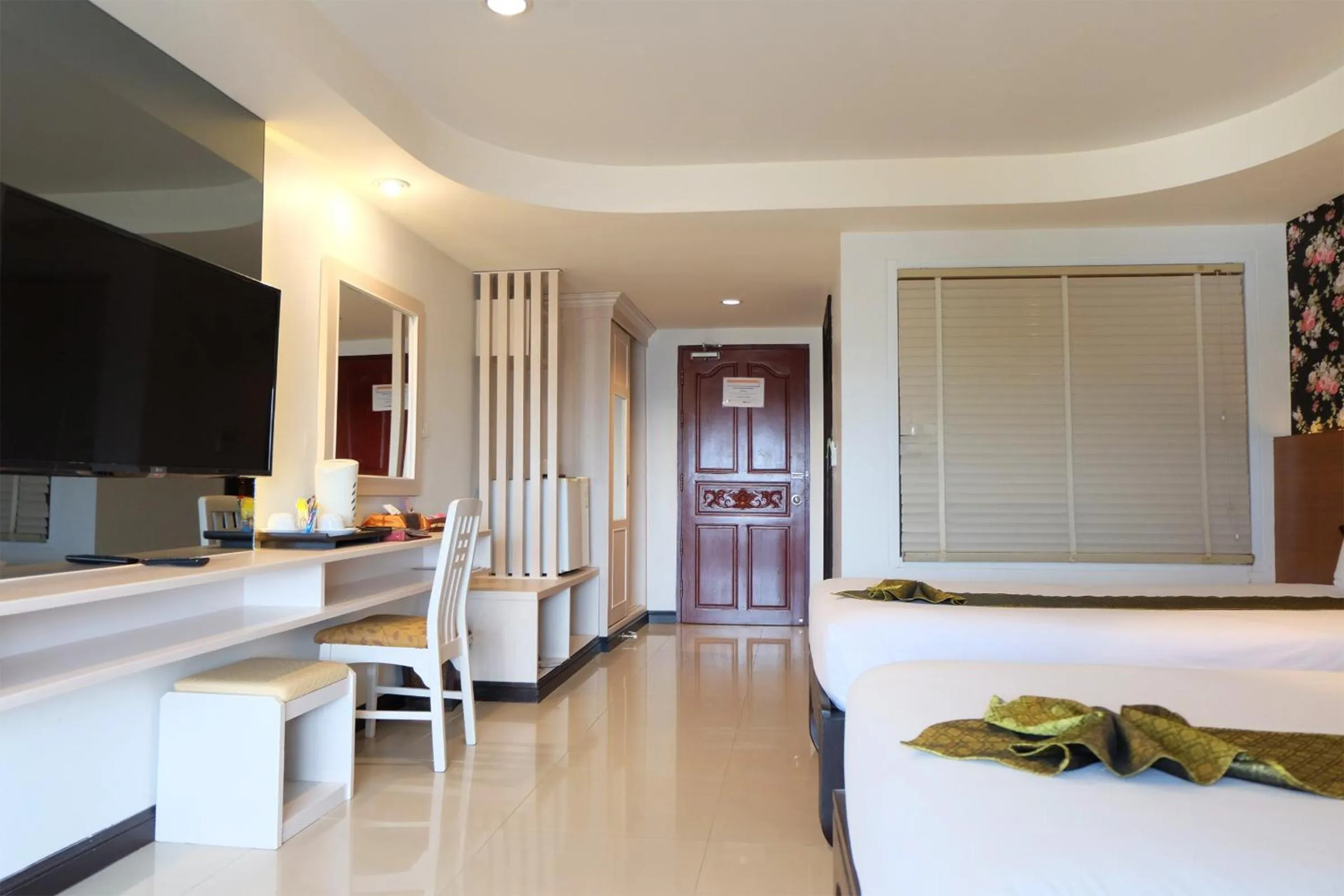 TV and multimedia, Bed in Grand Hill Resort and Spa