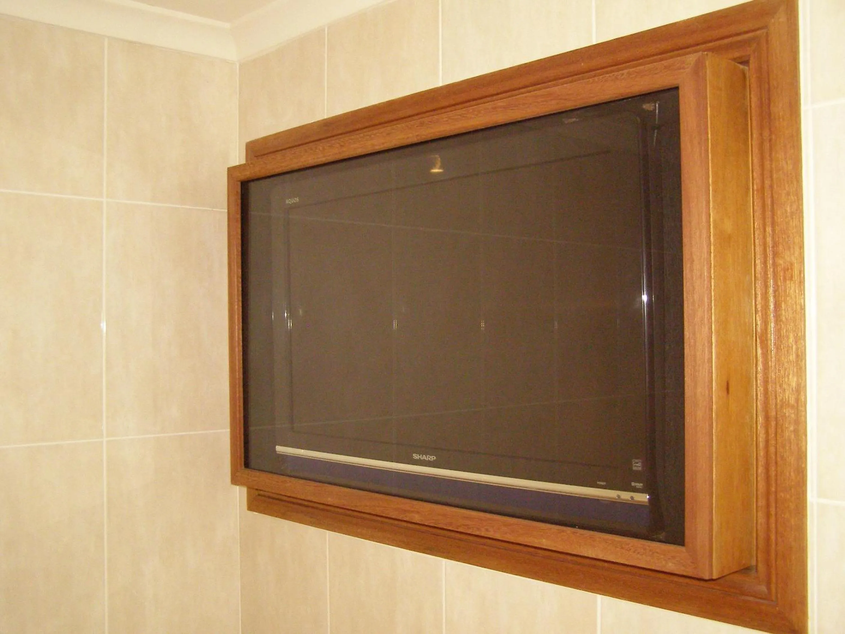 TV and multimedia in Koala Tree Motel