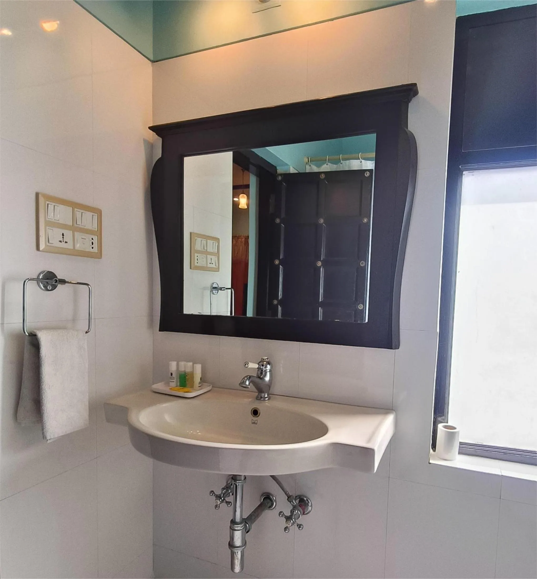 Bathroom in jüSTa Lake Nahargarh Palace, Chittorgarh