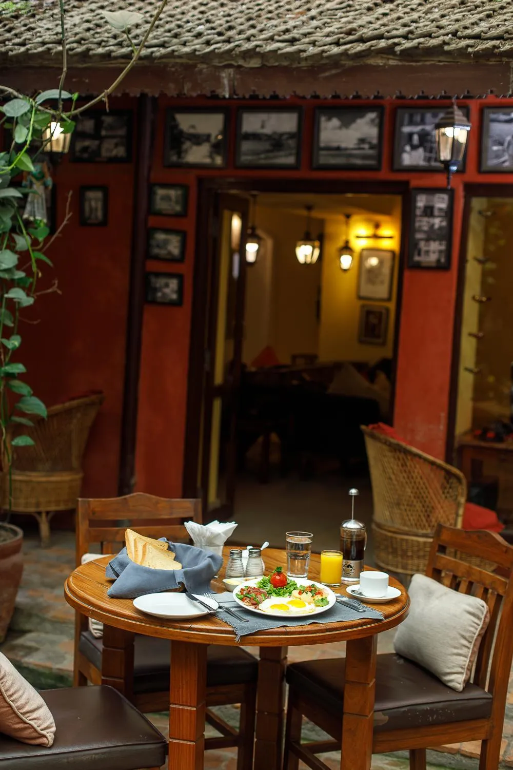 Breakfast in Ambassador Garden Home