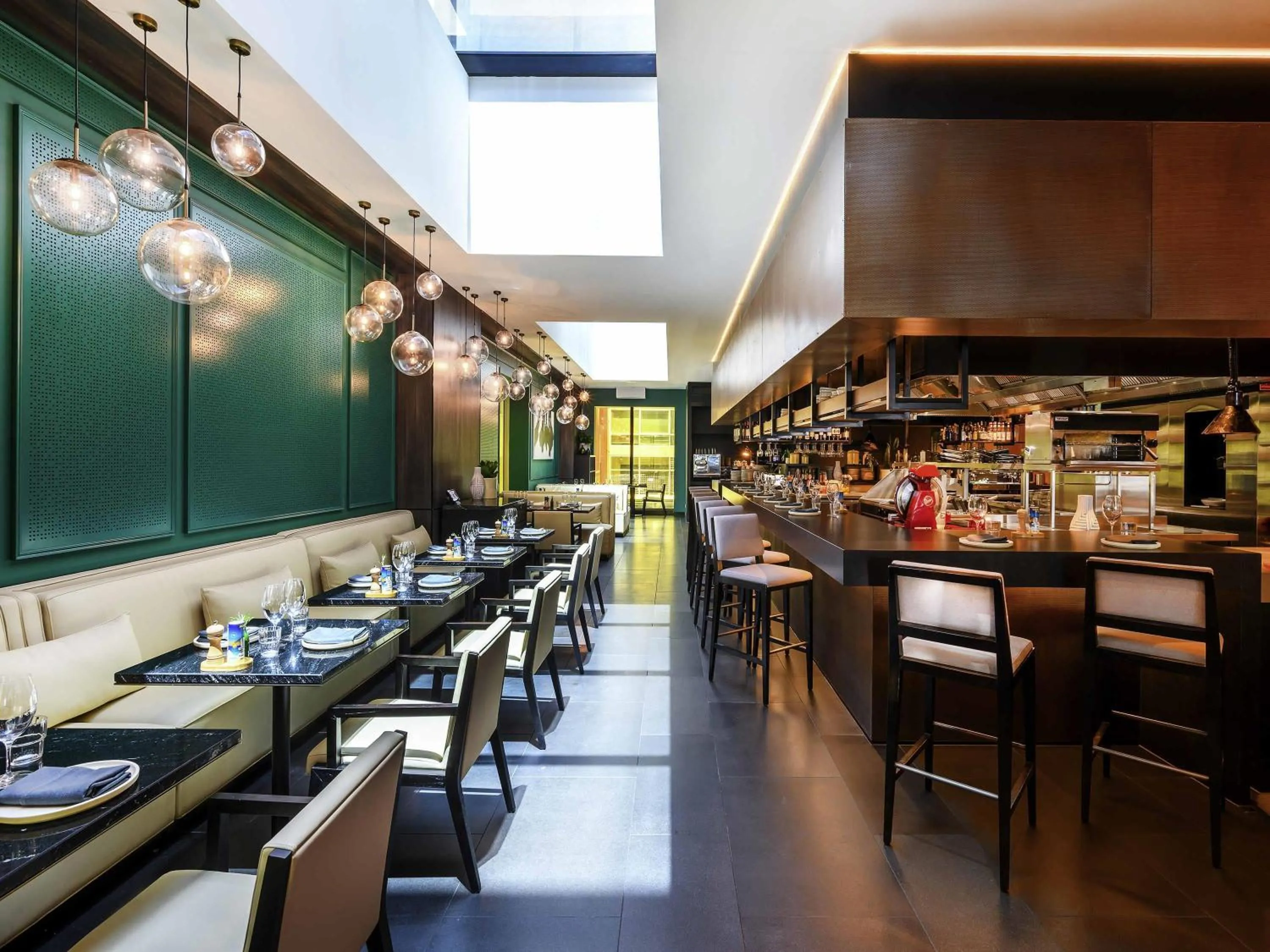 Restaurant/places to eat in Novotel Melbourne Central