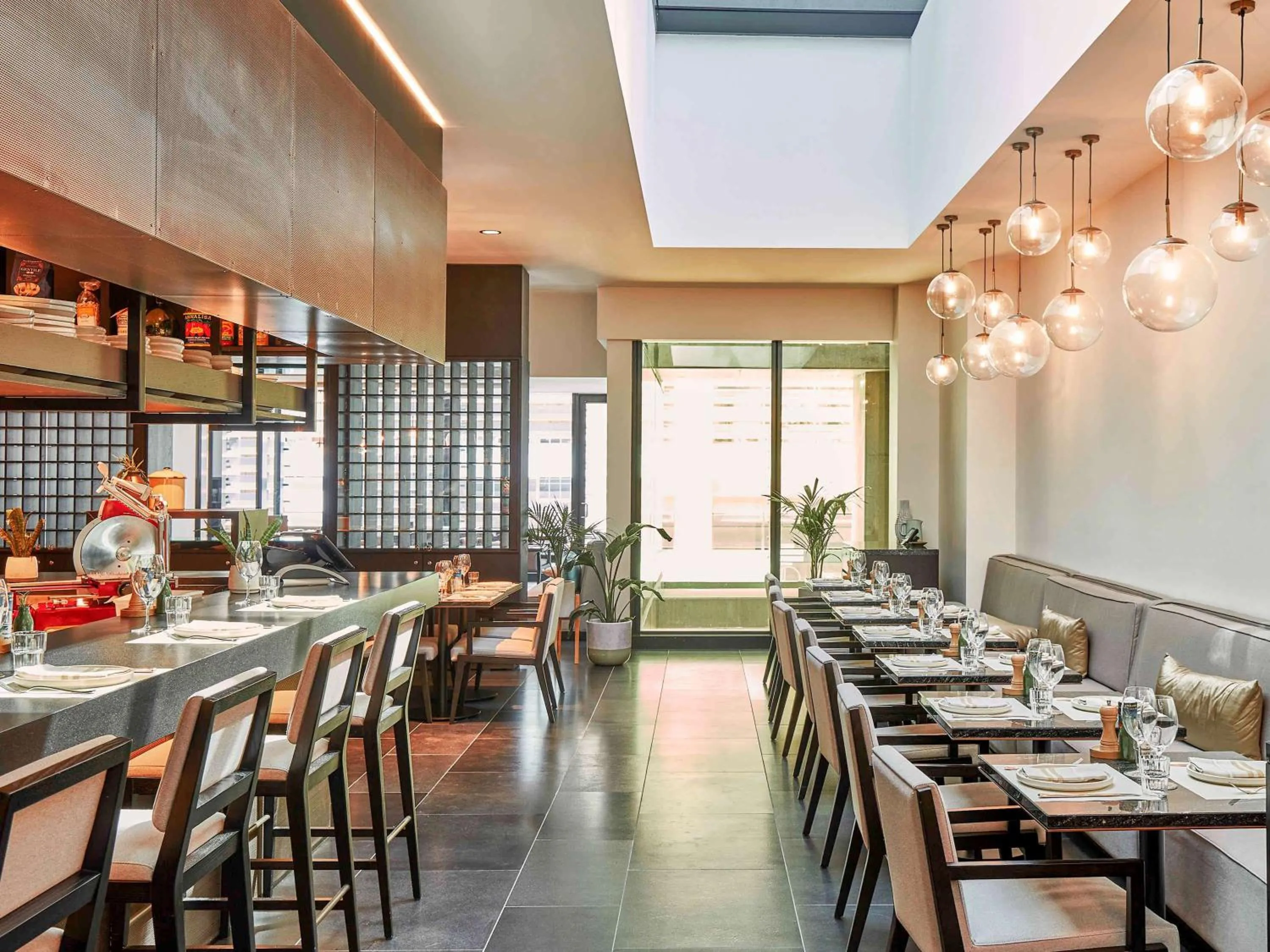 Restaurant/places to eat in ibis Melbourne Central