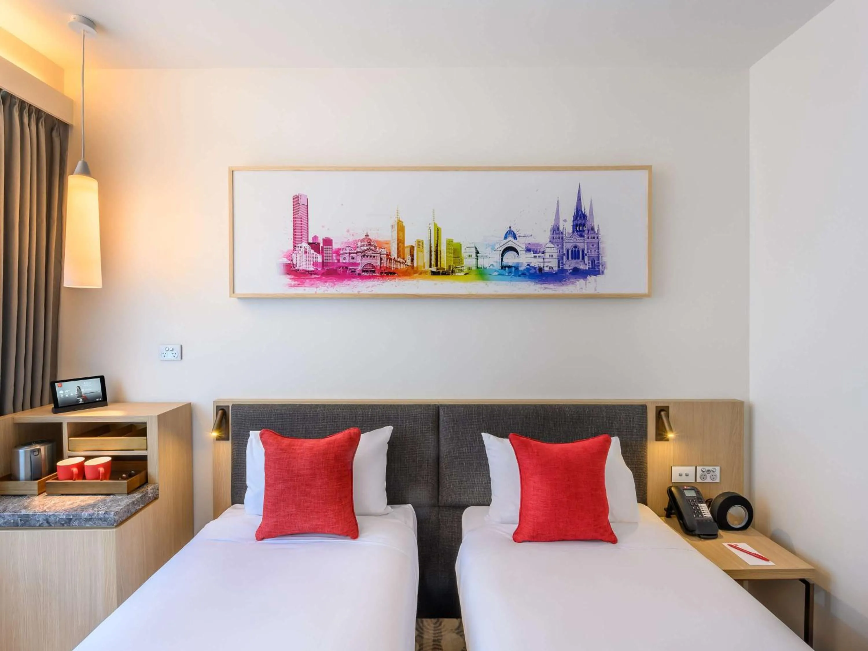 Photo of the whole room, Bed in ibis Melbourne Central