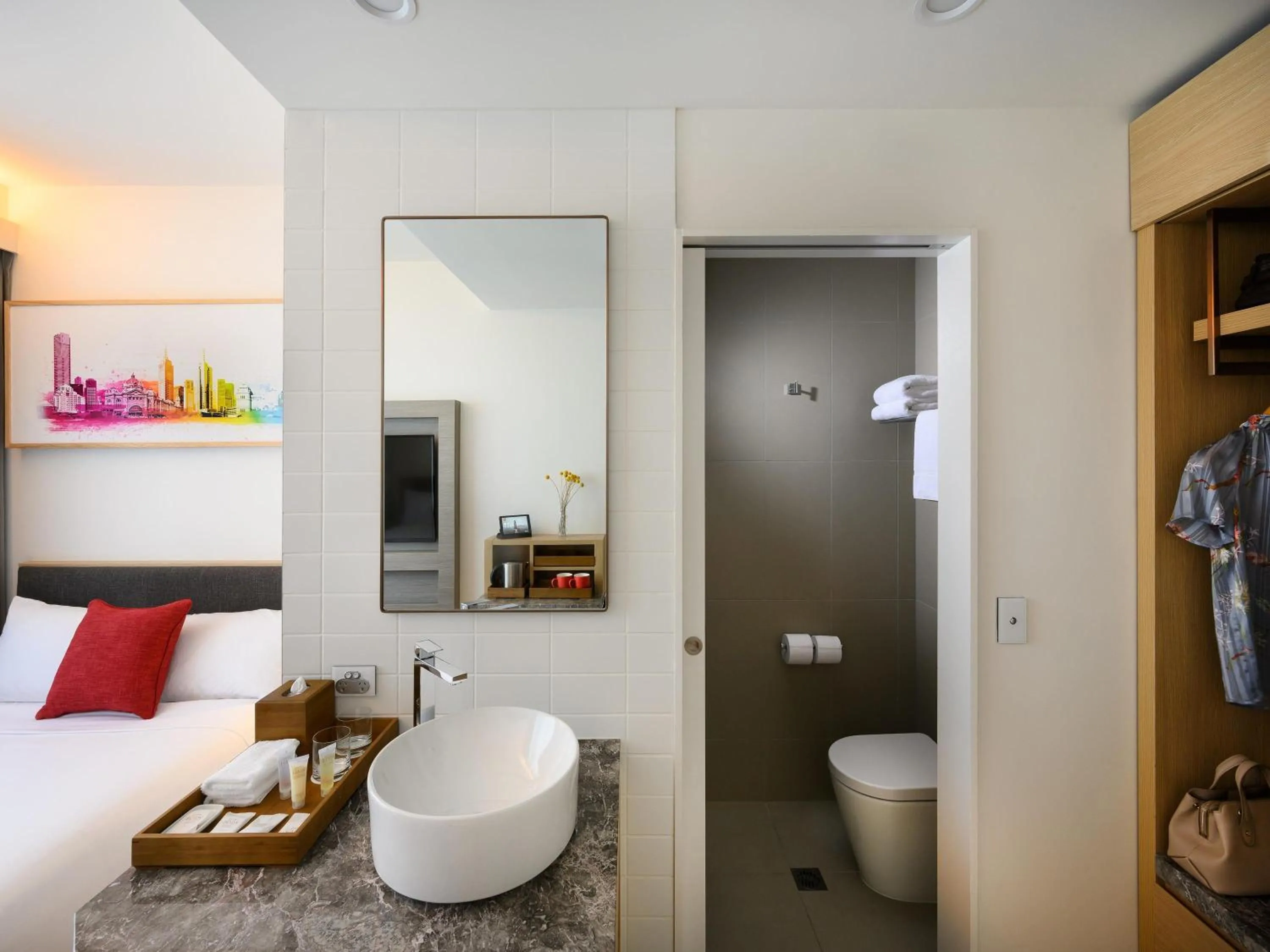 Bedroom in ibis Melbourne Central