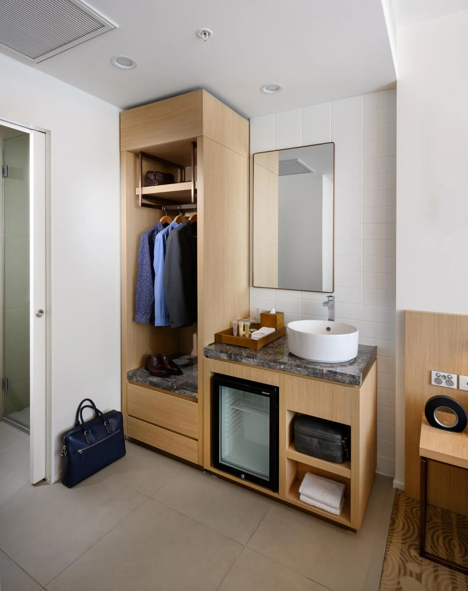 Coffee/tea facilities in ibis Melbourne Central